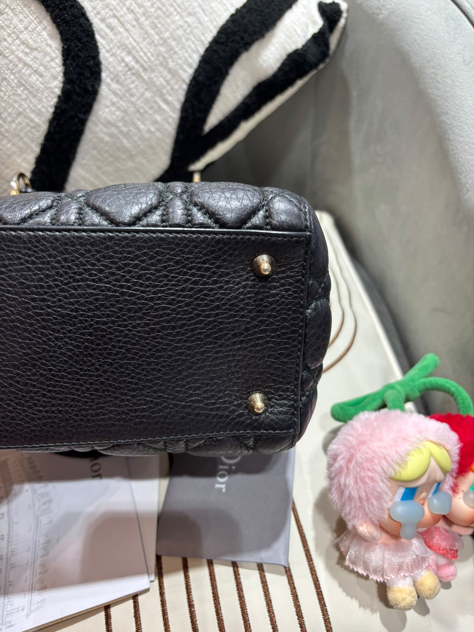 Dior Lady Dior Meidum 黑色牛皮 100%Authentic, 95%New ✅專門店收據18✅ certificate 證書 ✅Dust bag ✅Box