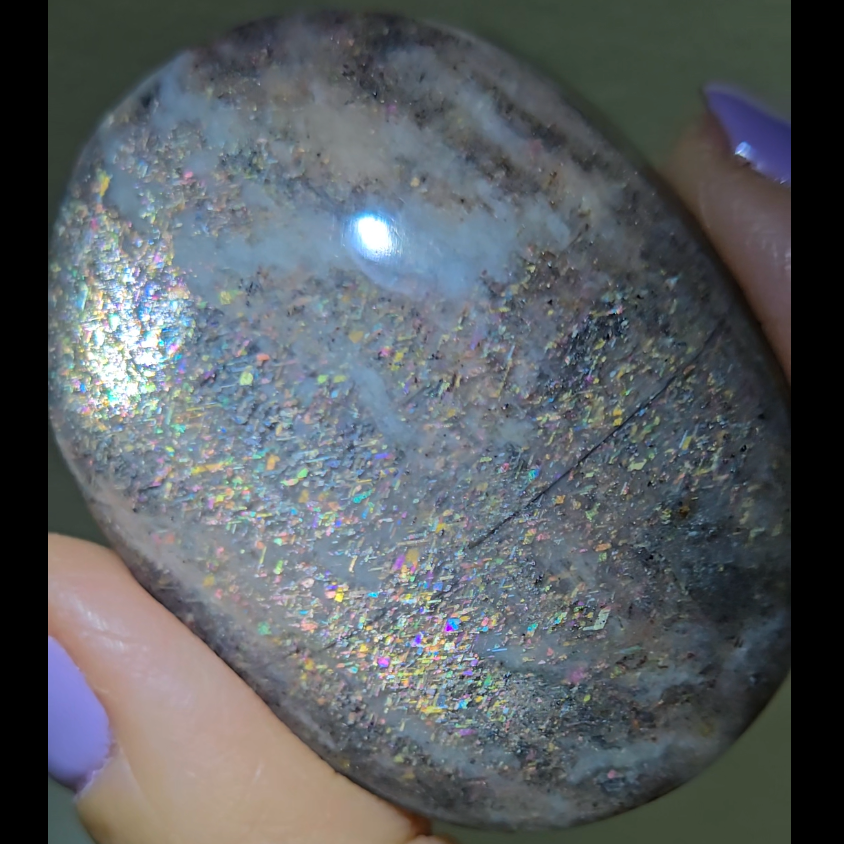 Rainbow lattice black sunstone palm stone - SM601