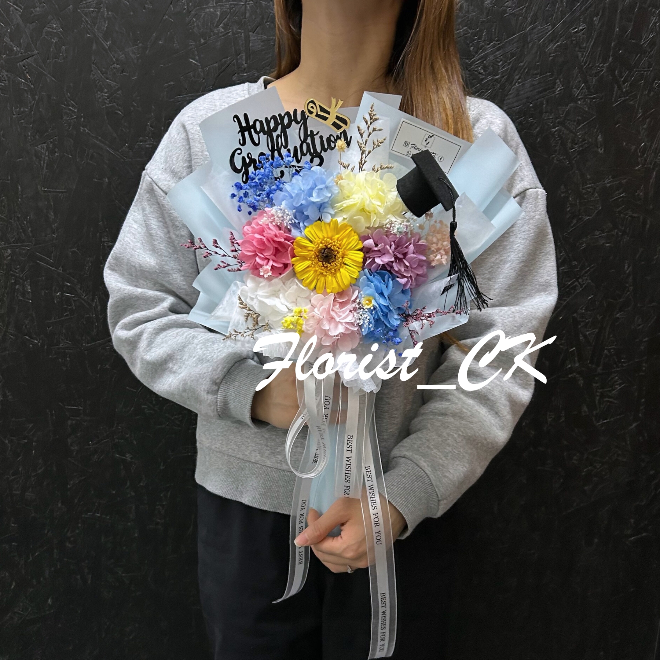 Rainbow 淺藍花紙款｜畢業之選｜永生太陽花花束 (預訂款)