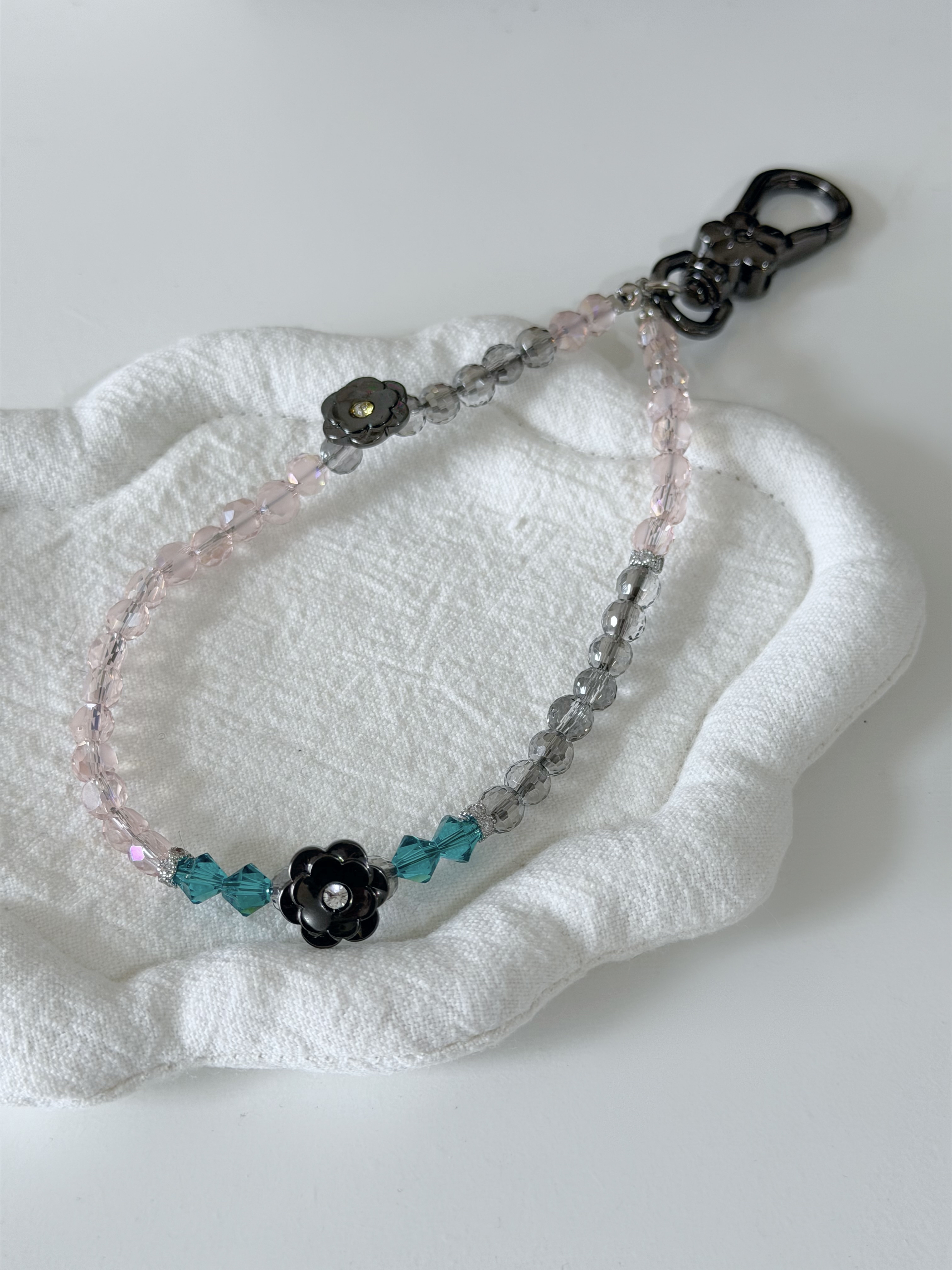 復古彩珠電話繩/黑灰小花鈕扣x粉紅彩綠色