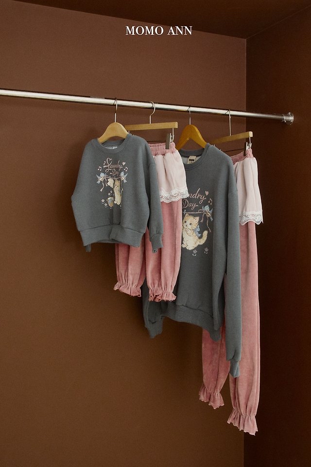 Momoann | Pigcat sweatshirt with Mom