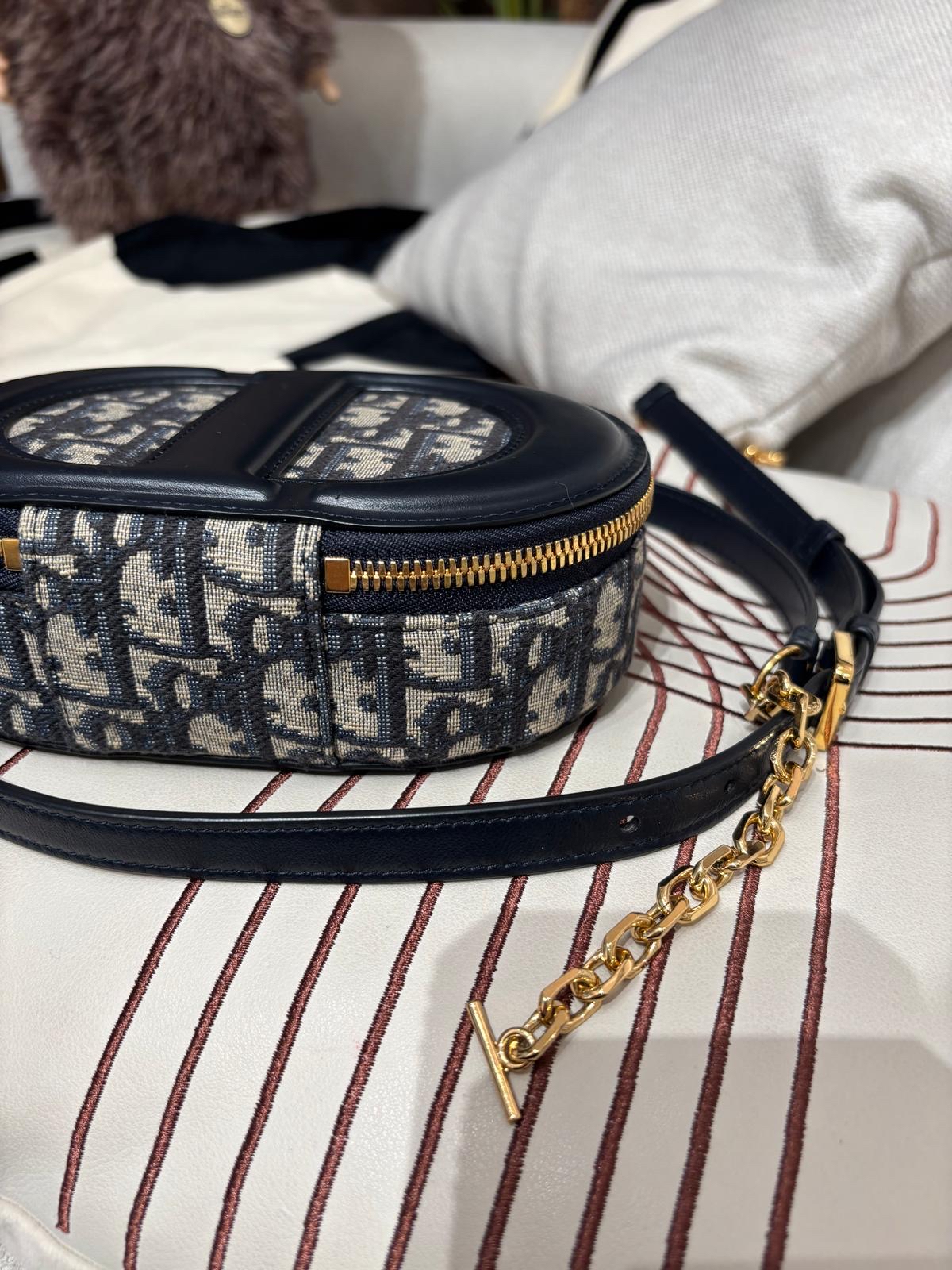 DIOR CD Signature Oval Camera Bag Bag CHRISTIAN DIOR  100%Authentic, 98%New ✅Certificate ✅dust bag 