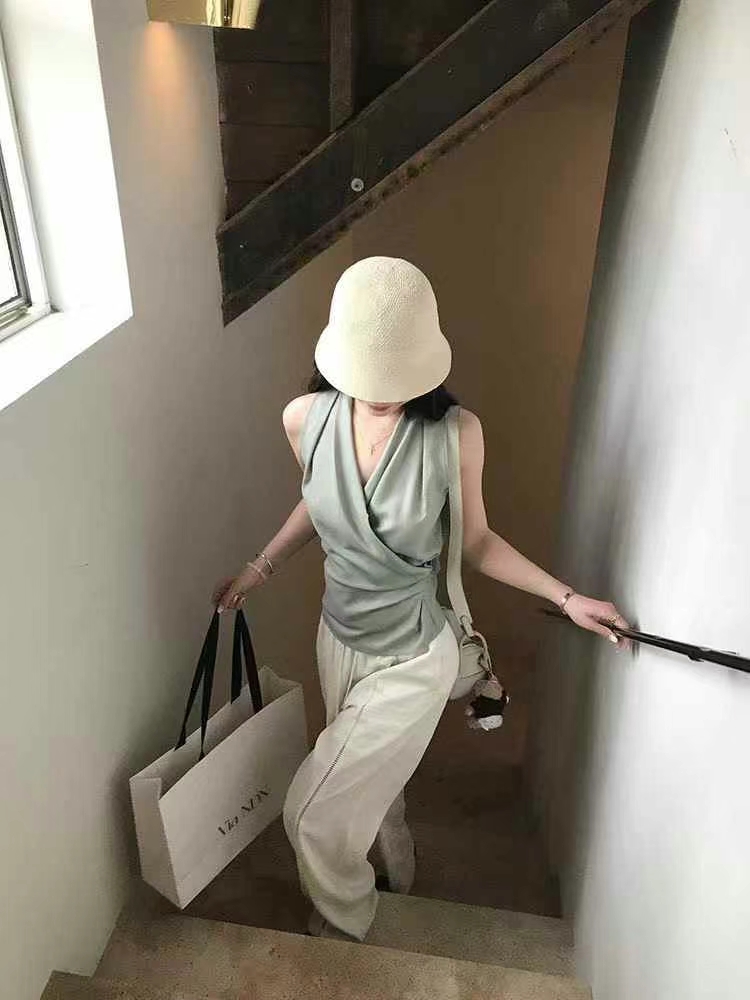 4344 湖蓝色上衣