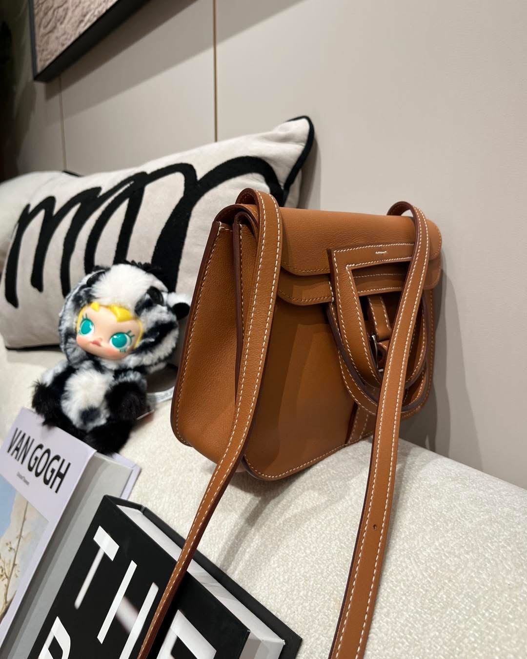 Hermes Halzan mini ,STAMP A 100%Authentic, 98%New ✅Dust bag✅box