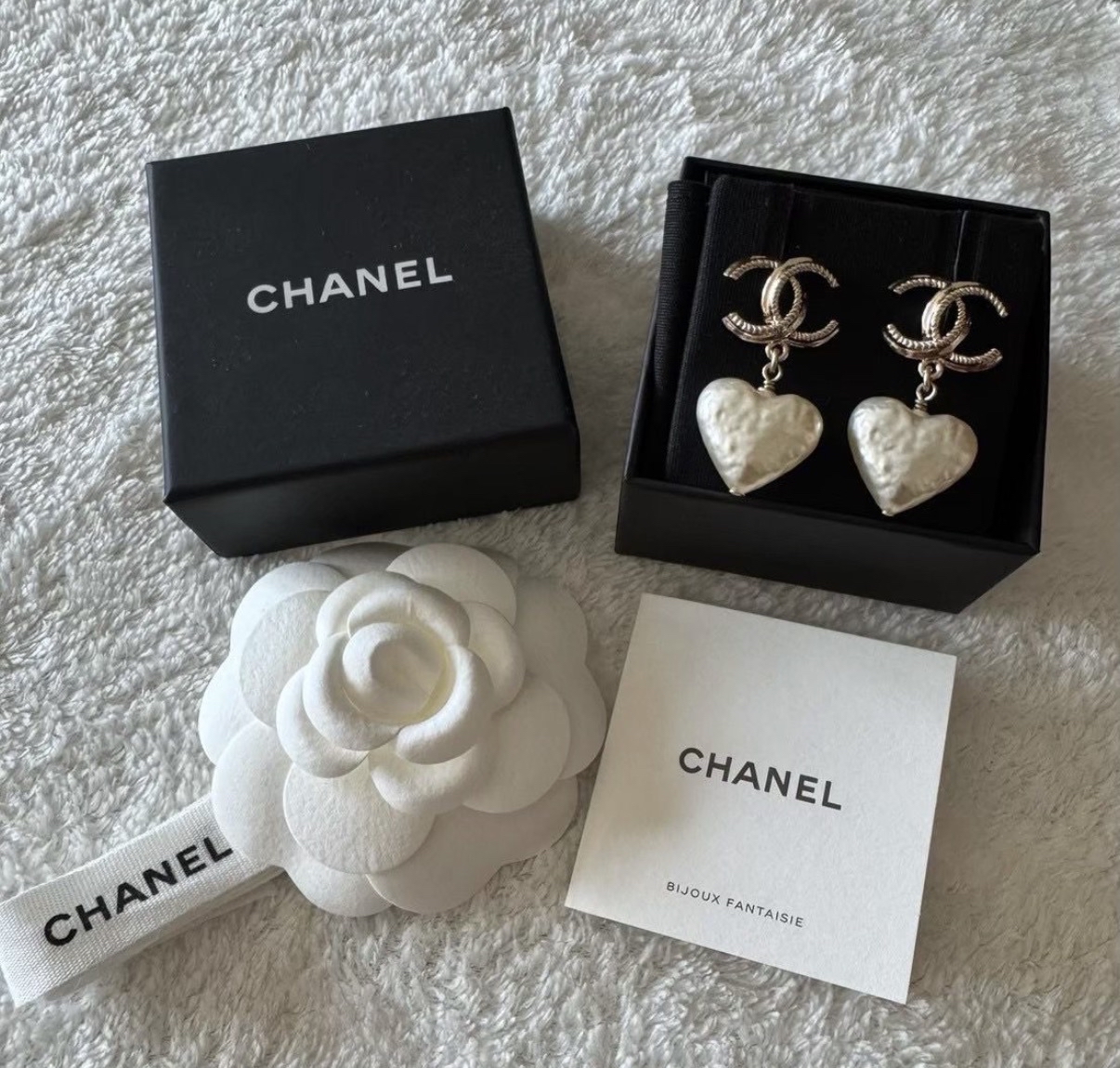 Chanel 吊款珍珠CC Logo 耳環 