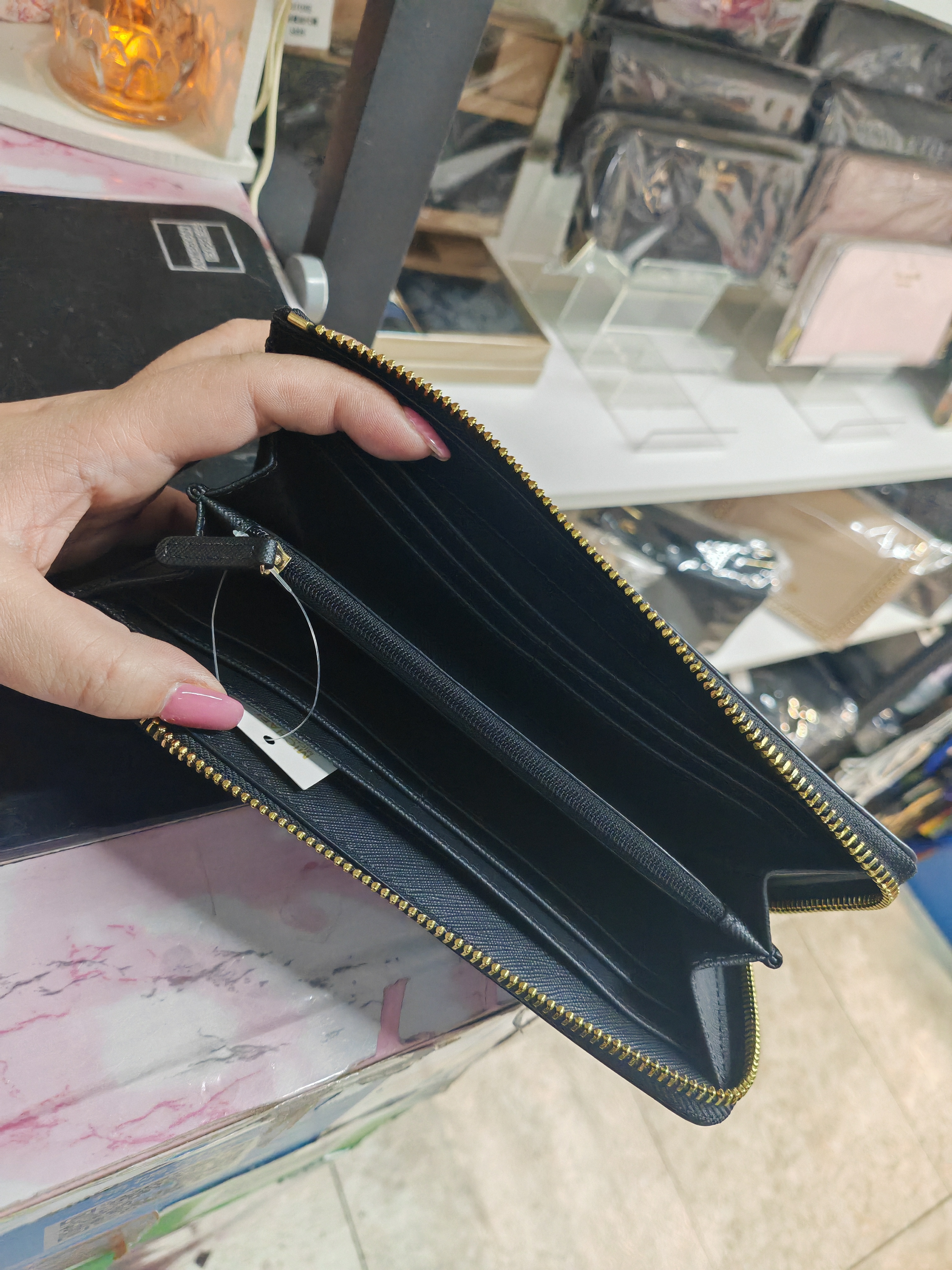 香港現貨-Michael Kors long wallet blk