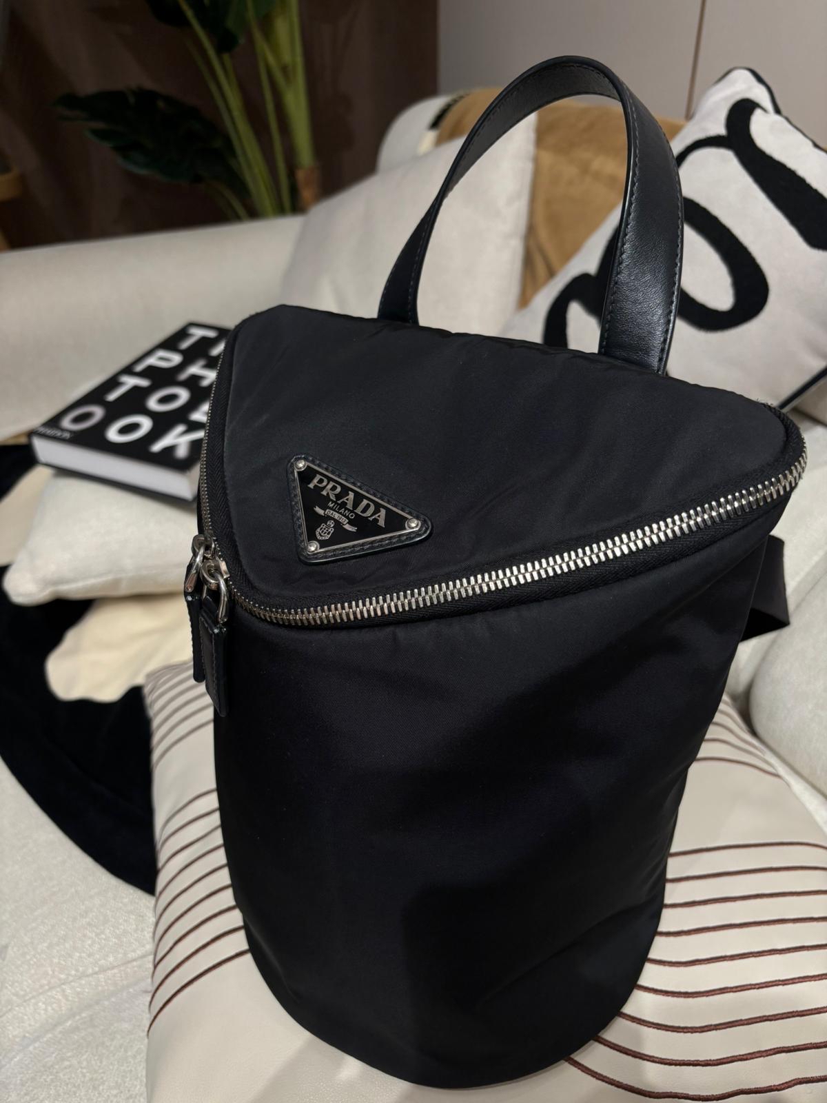 PRADA 普拉達 Black Re-Nylon Shoulder Bag 2VZ096 Sling bag 100%Authentic,98%new ✅dust bag 💎尖沙咀中港城門市  