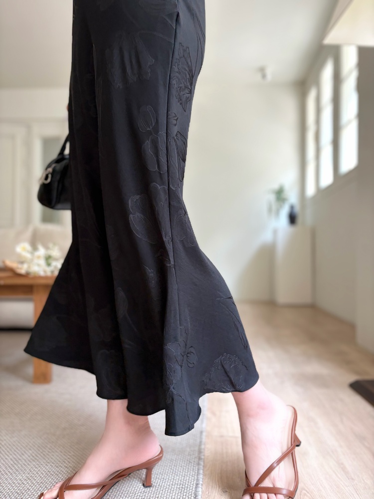 Floral Silky Skirt (Black)