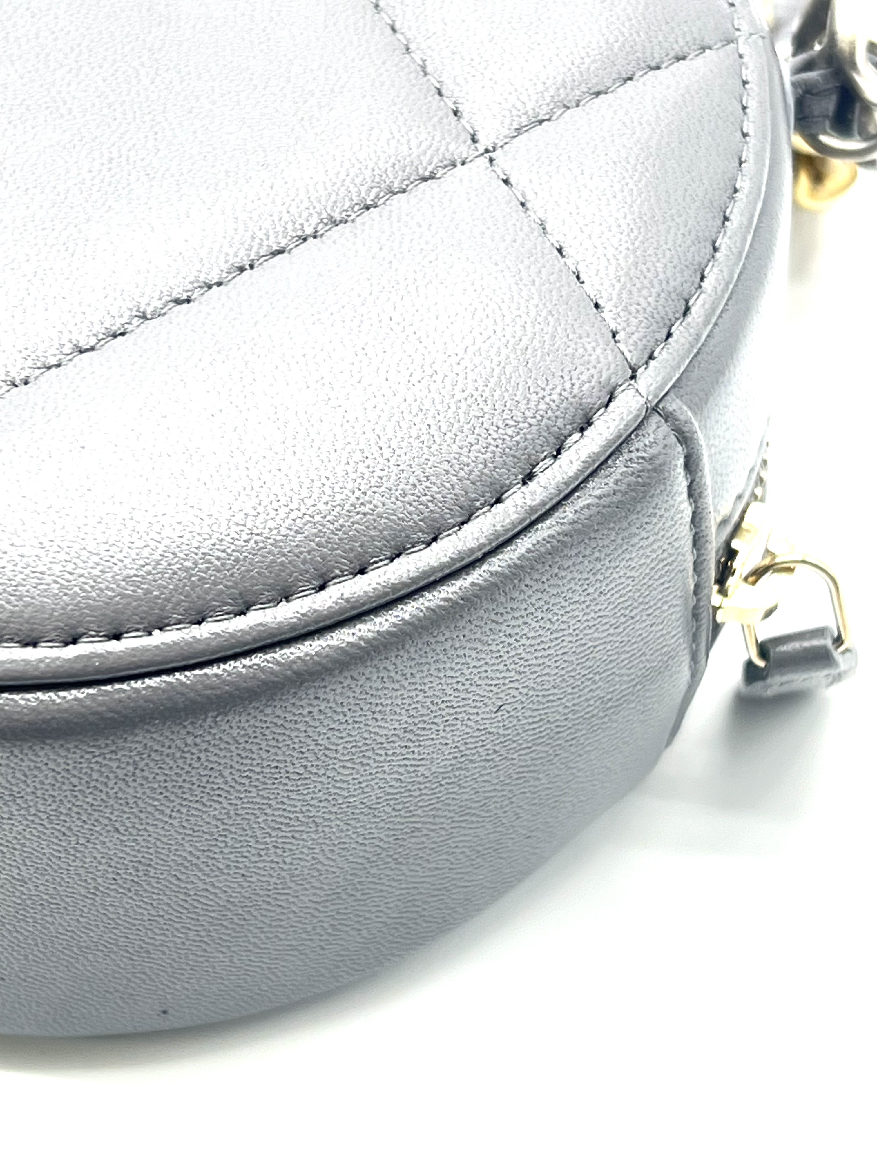 Pre-Owned CHANEL 19 / Product Code: 26051709