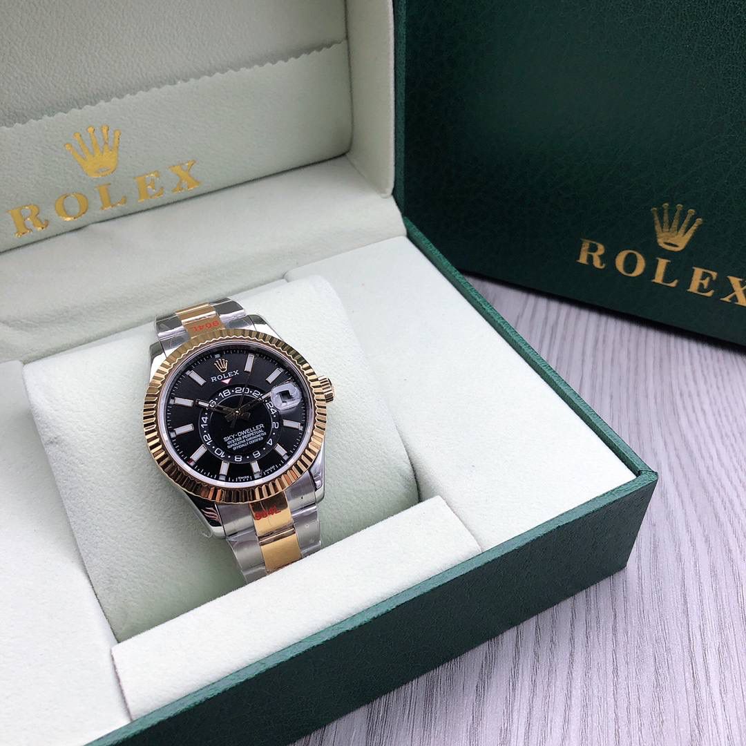 劳力士 Rolex Sky-Dweller ！纵航者型系列 m326933-0005 🎮OT1 【表壳】尺寸42MM，沉稳可靠、雍容大度！表圈采用劳力士Ring Command三角坑纹，旋转外圈可调转月份功能！抗刮损蓝宝石水晶，防反光凸透式放大日历窗【表带:】(蚝式钢)，蚝式，三排链节 🎮 蚝式摺扣配5毫米易调链节伸展系统【表盘】放射太阳纹理，刻度12小窗口红点月 份显示【机芯】搭载全自动机械9001机芯【功能】日期显示 月份显示 年历显示 双时区 🎮