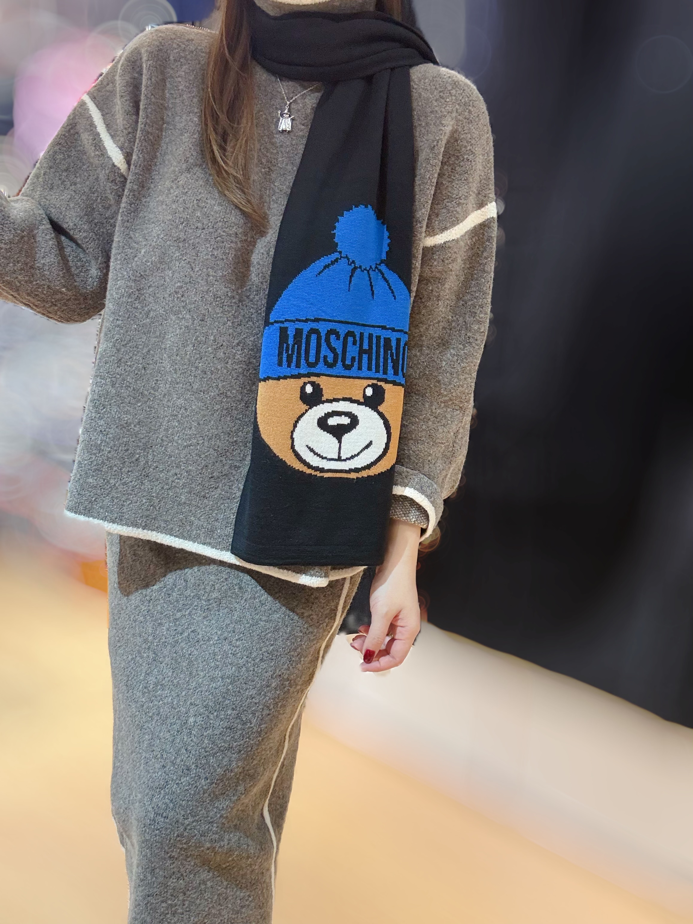 Moschino scarf 30635 bear/hat/blk