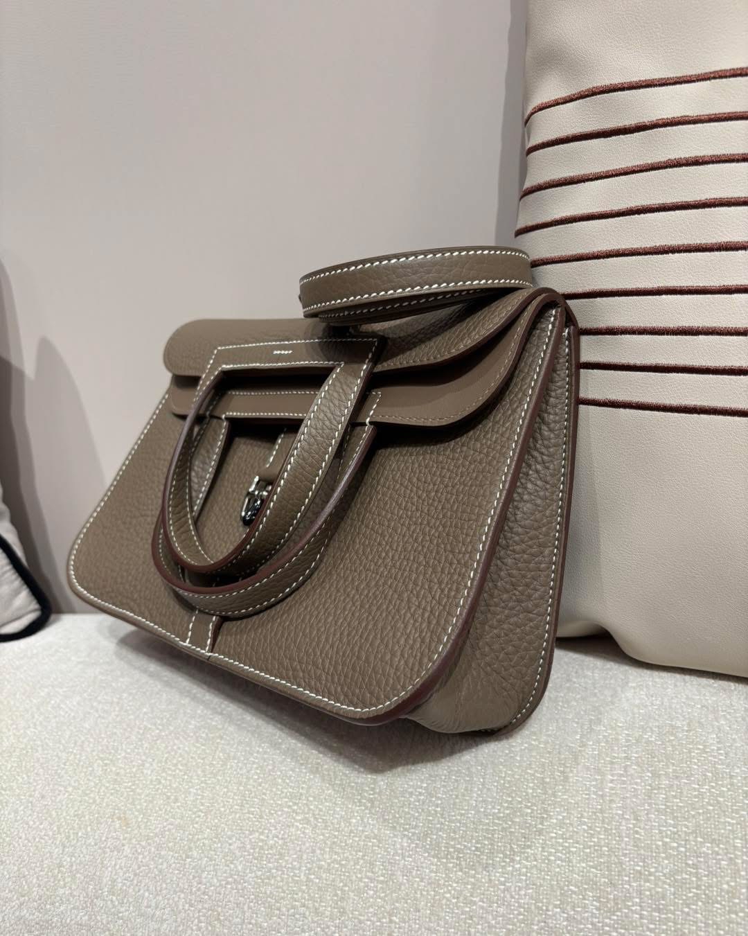 全新 Hermes halzan 25,STAMP W,大象灰銀扣 100%Authentic, 100%New全新貨品 ✅收據✅dust bag✅Box