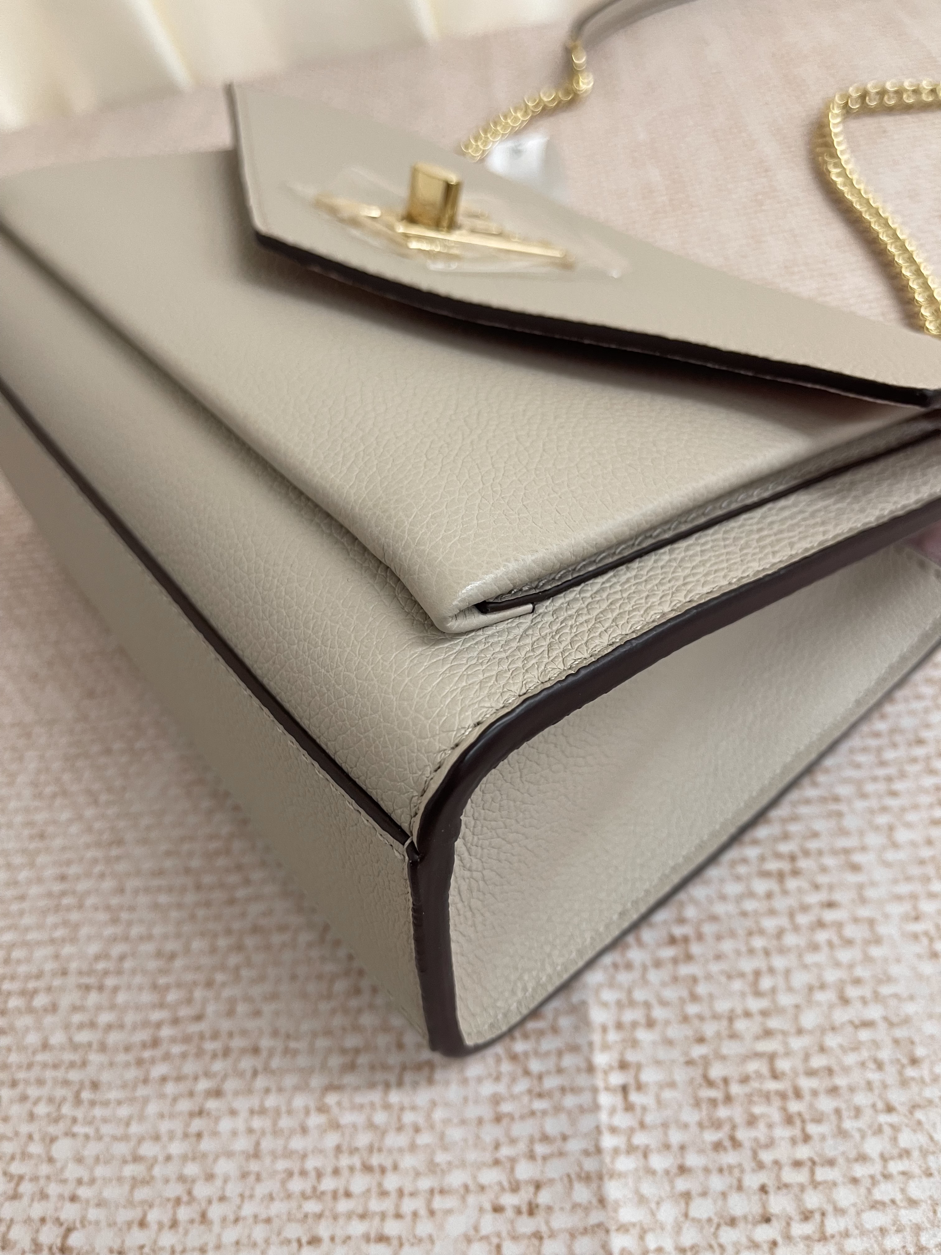 Pre-owned Louis Vuitton Mylockme/ Product Code: 26052120