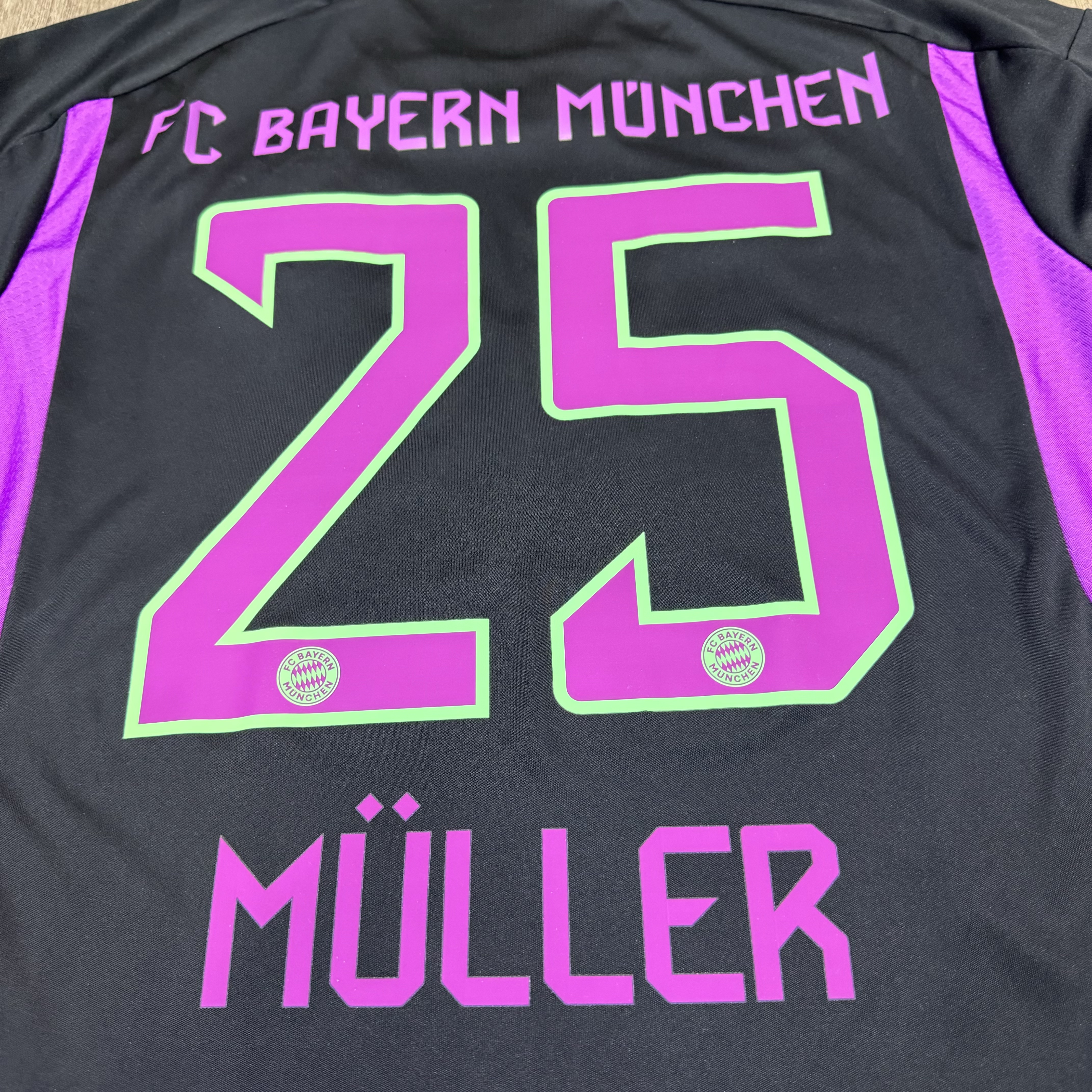 Bayern Munich 23/24 away shirt #25 Muller