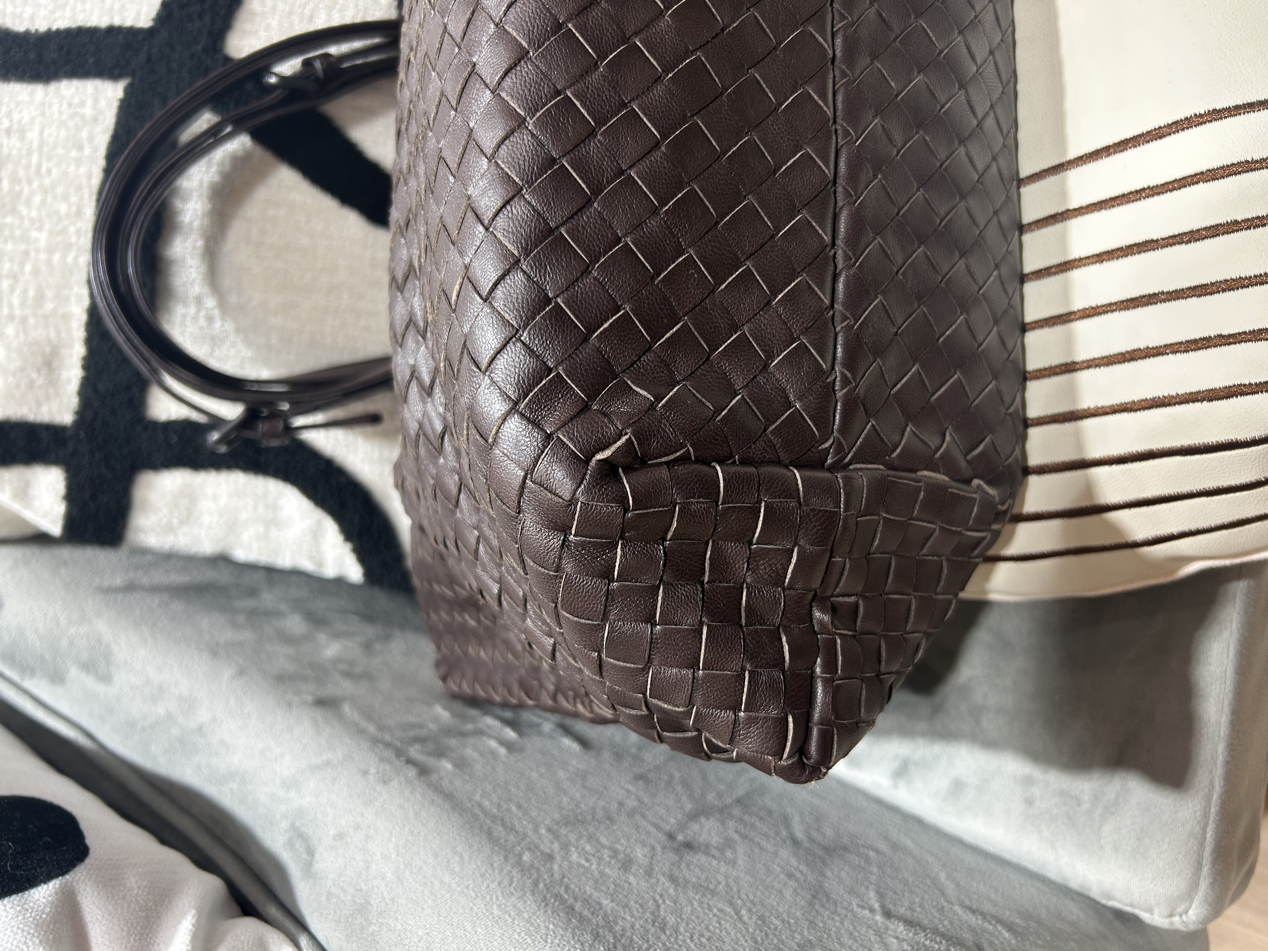 Bottega Veneta BV Intreccio Shoulder Bag Brown 100%Authentic, 95%New