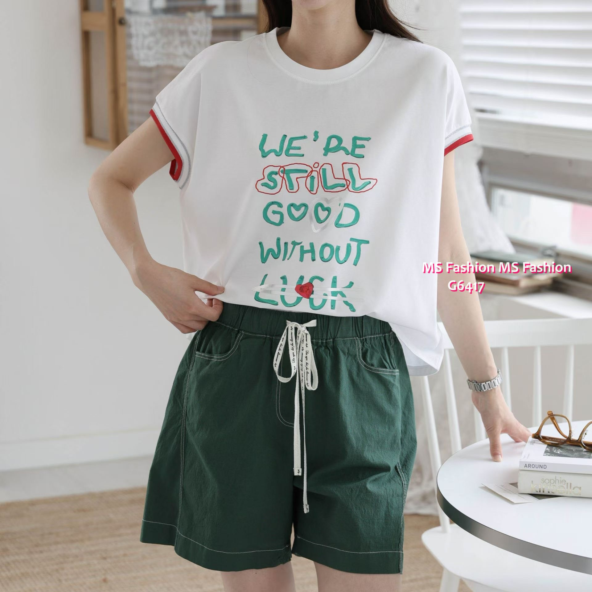 G6417 拼色字母print top