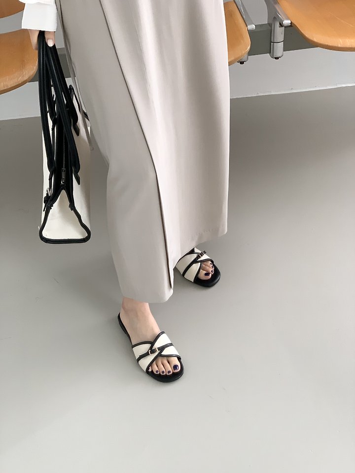 Contrast Canvas Sandals (2 colors)