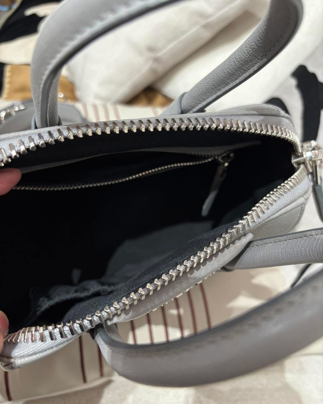 GIVENCHY Antigona Mini 2 way bag 100%Authentic ,98%new
