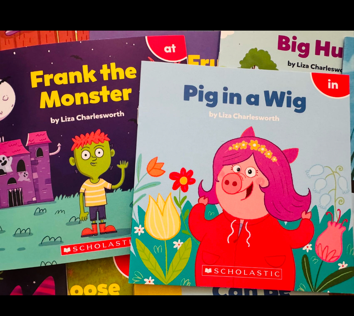 美國學樂SCHOLASTIC引進 💯正版《Sight Word Stories》100冊 ✅點讀支持小蝌蚪、學樂二代點讀筆 ✅全套4輯，每輯25本，共100本讀本 🎵掃碼聽原版音頻，培養語感！  🔥一本一個高頻詞！一個寒假刷完100本！ 故事與情境中，建立音形對應，做到見詞能讀