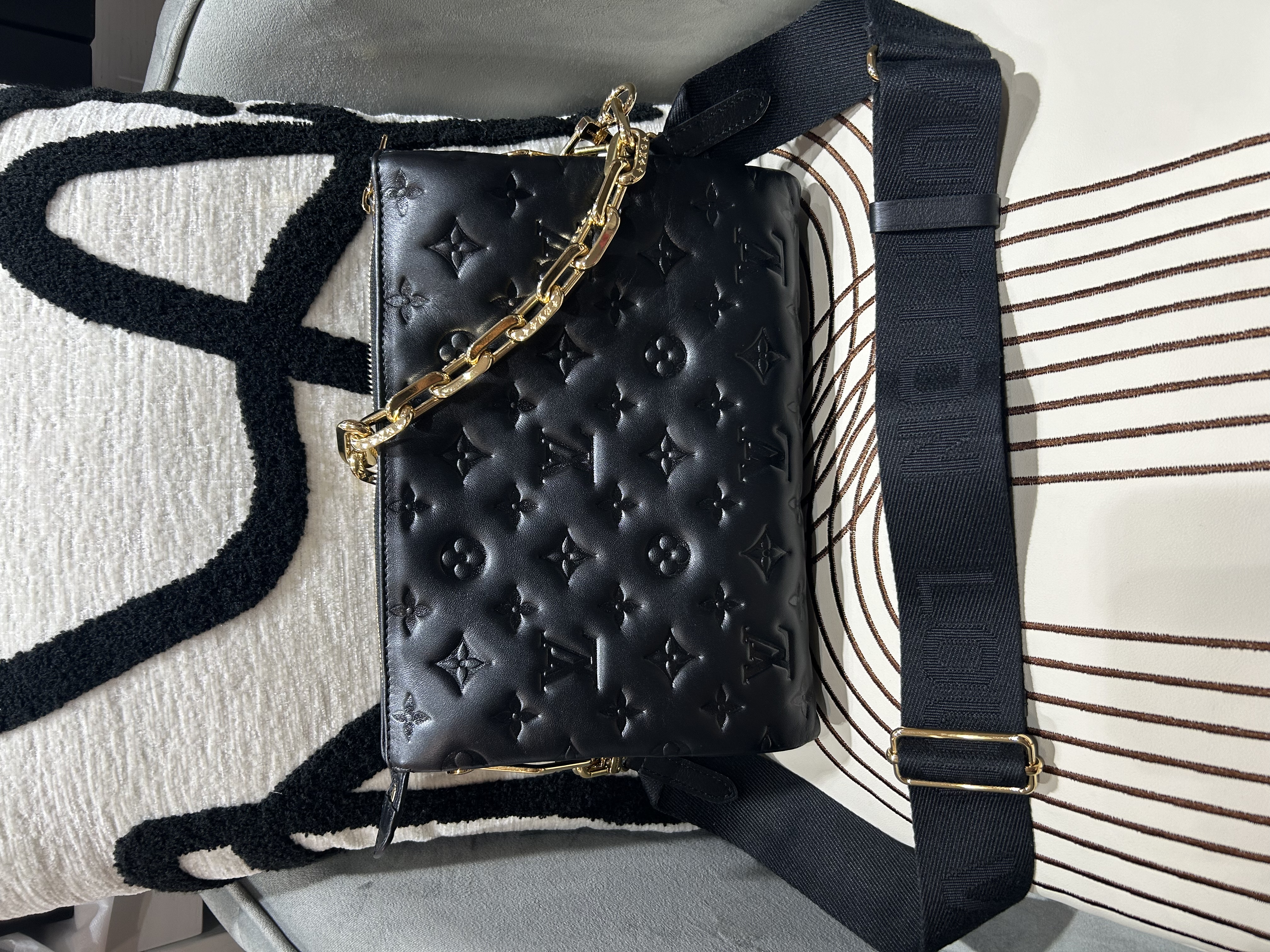 LV Coussin PM Shoulder Bag M21260 Monogram-embossed lambskin 100%Authentic, 98%New ✅NFC✅Dust bag