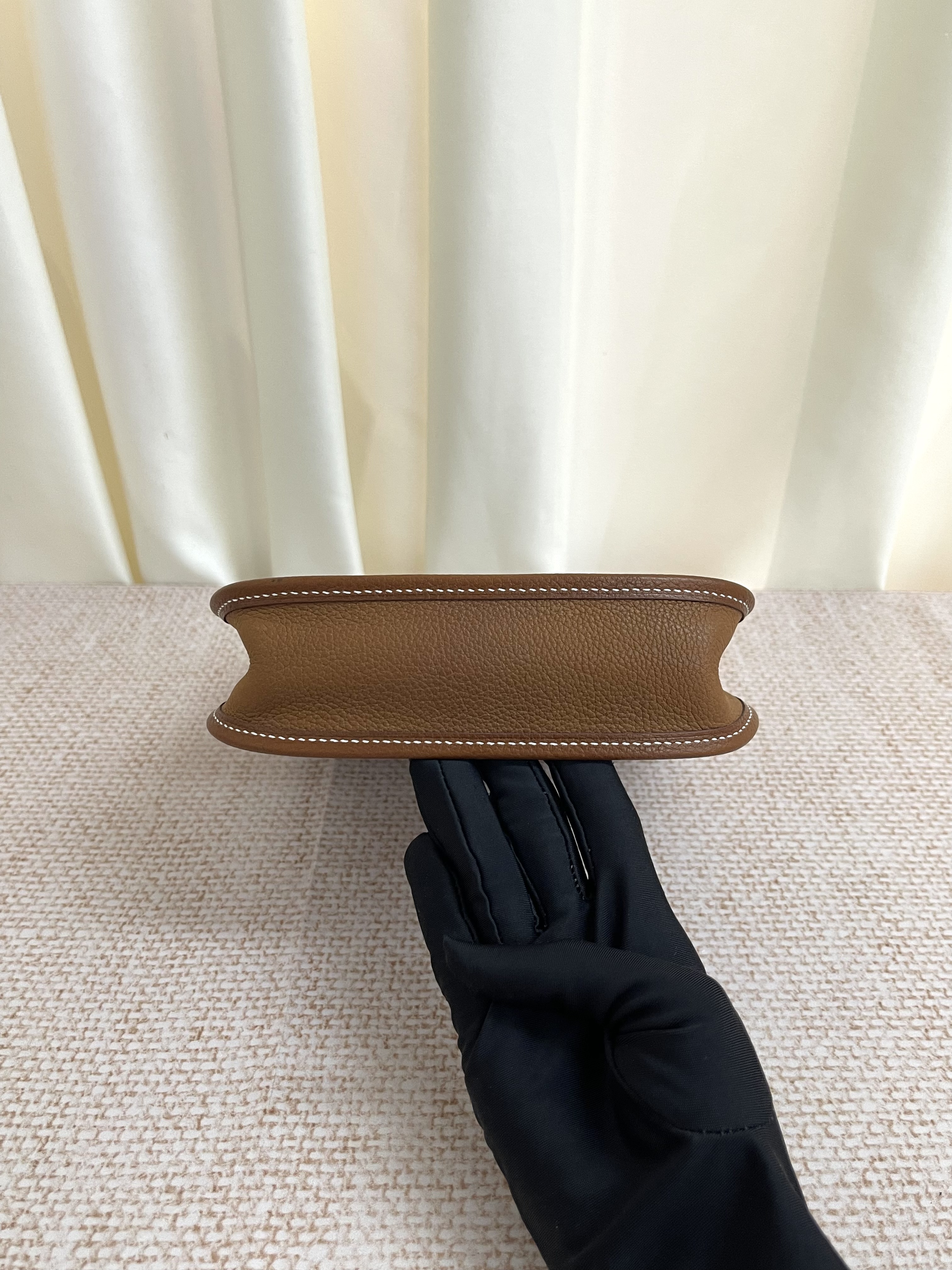 Pre-owned Hermes Mini E / Stamp W/ Product Code: 26031302