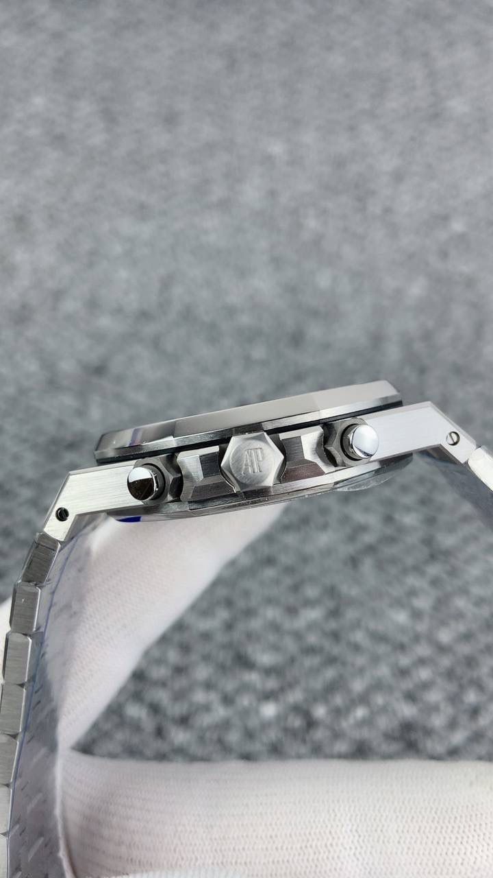 爱彼皇家橡树系列自动计时腕表