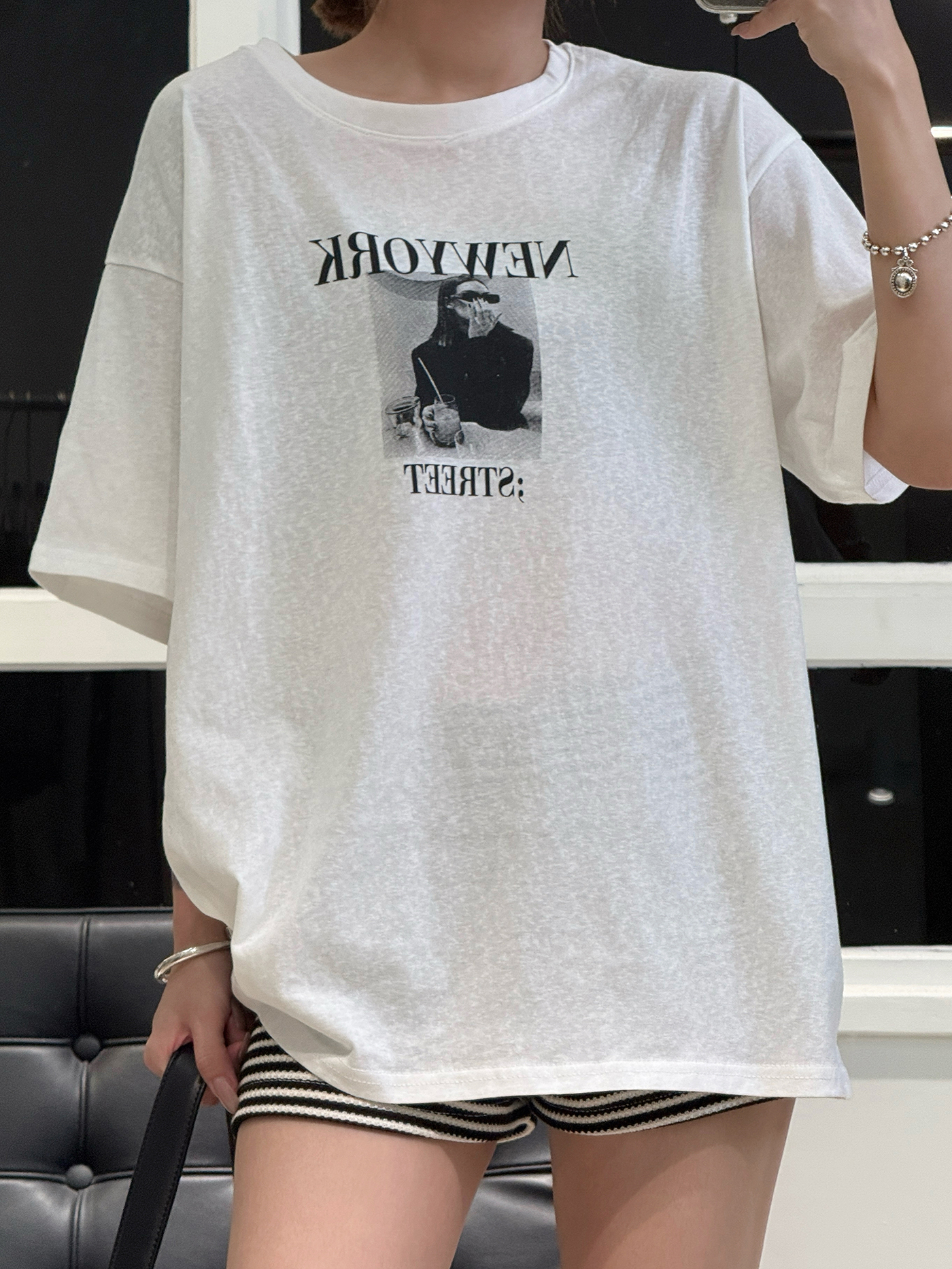 𝐍𝐞𝐰 𝐲𝐨𝐫𝐤 𝐠𝐫𝐚𝐩𝐡𝐢𝐜 𝐨𝐯𝐞𝐫𝐬𝐢𝐳𝐞𝐝 𝐭𝐞𝐞