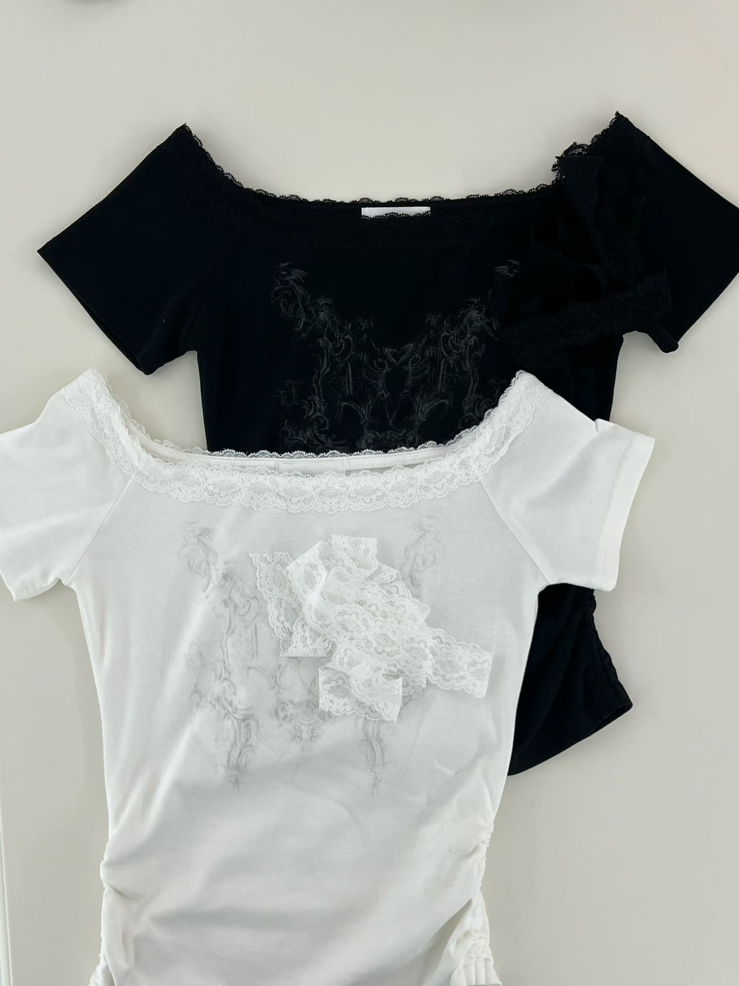 韓國Lacy 塗鴉圖案一字膊+掛巾