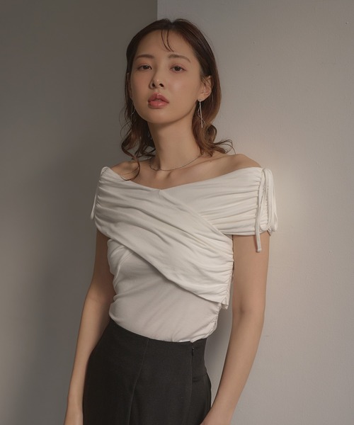 露肩交叉褶皺上衣【JT040】