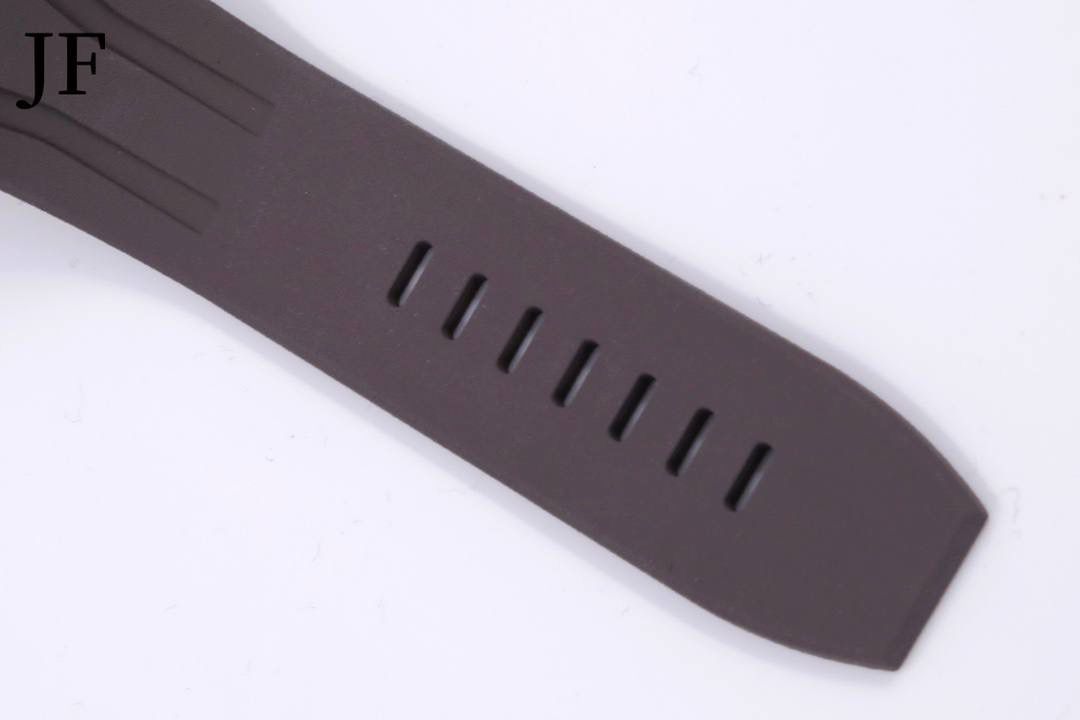 🚀精品 AP 皇家橡树离岸型 大熊猫计时码表 AP 26400 精钢表壳 陶瓷表圈 双面蓝宝石镜面 3126机芯 橡胶表带 精钢针扣 直径44mm💯