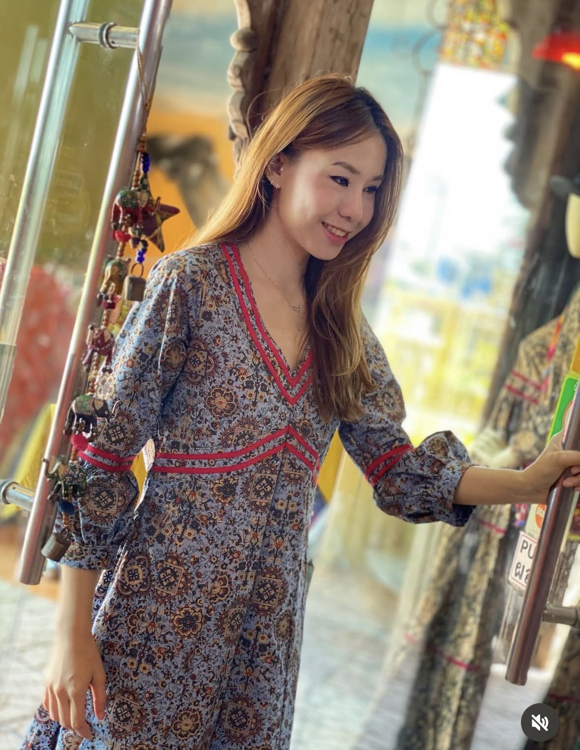 泰國名牌CHEVA - 粉藍色燙金印花對V領燈籠袖長版連身裙