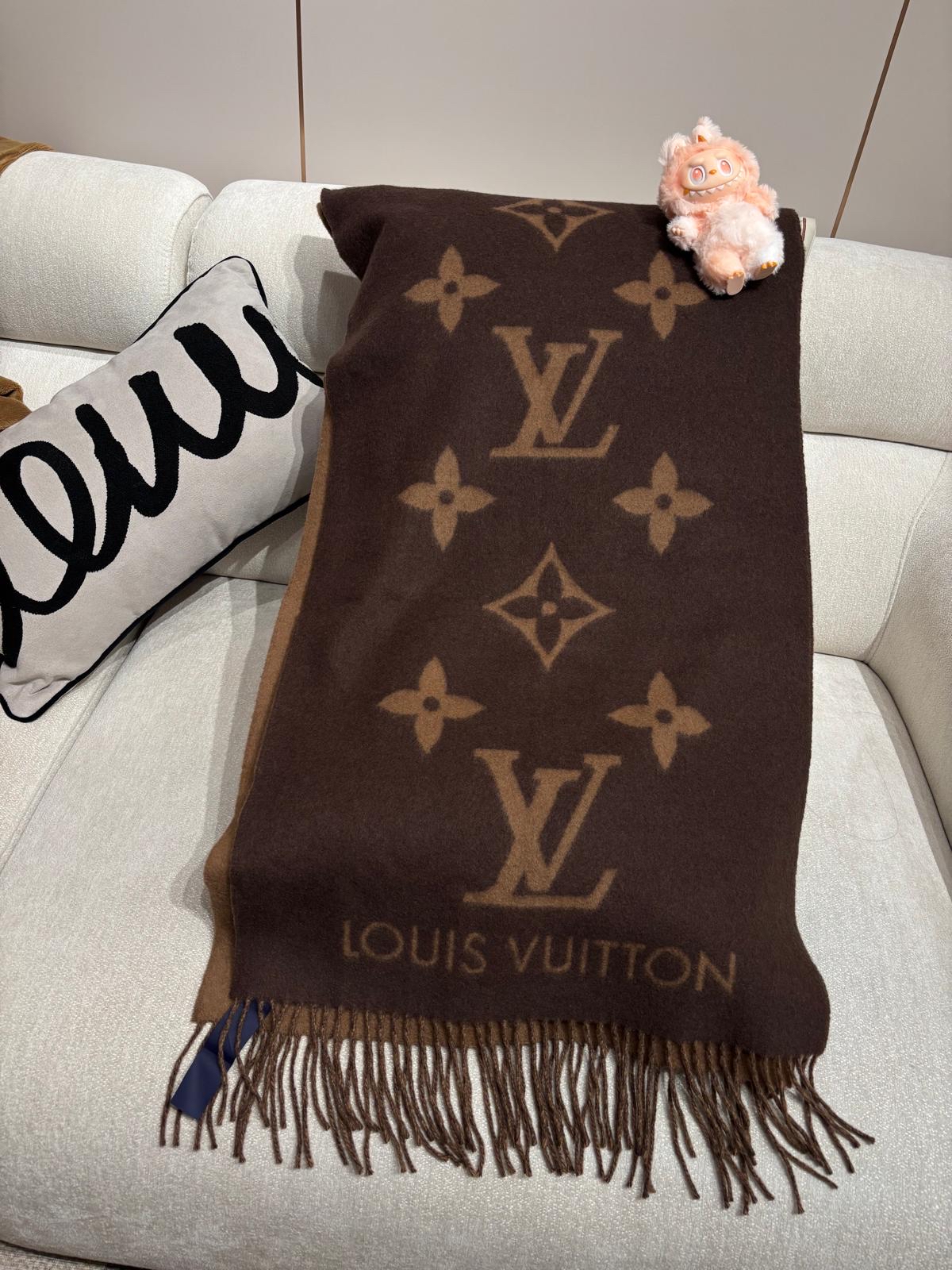 LV Reykjavik Scarf M78125 100%Authentic, Unused ✅Box