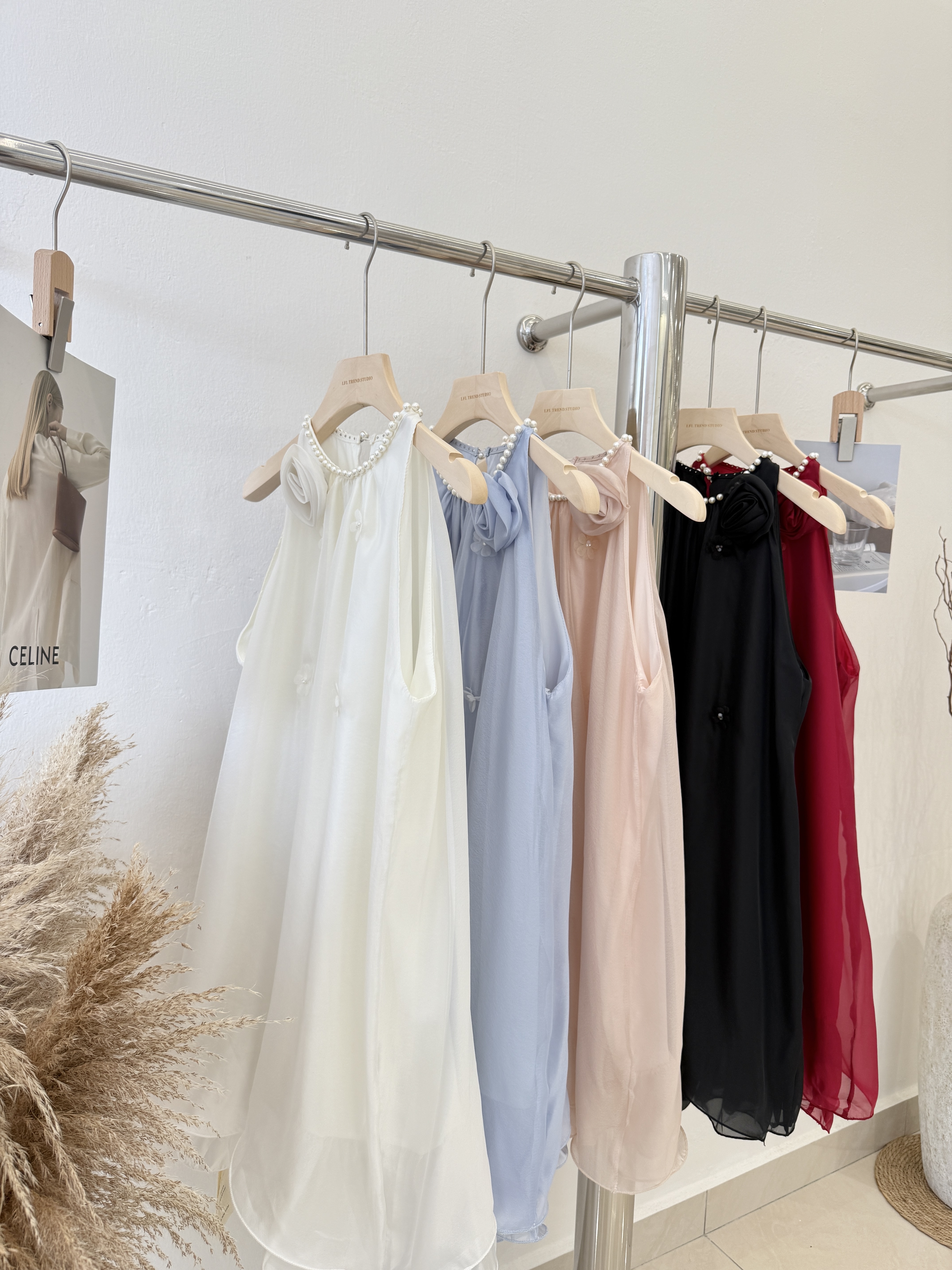 6756 法式钉珠高级感挂脖连身裙