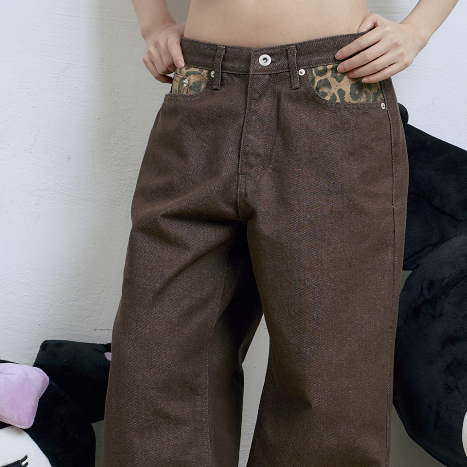 Venhit x Kuromi Applique Denim Pants (Brown)