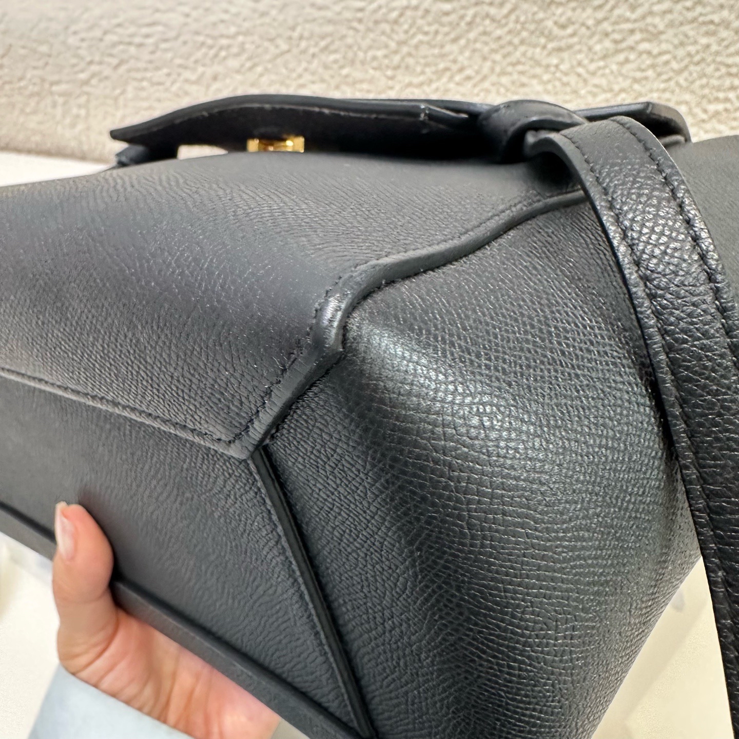 【預訂貨品】Celine Micro 黑色牛皮鯰魚包