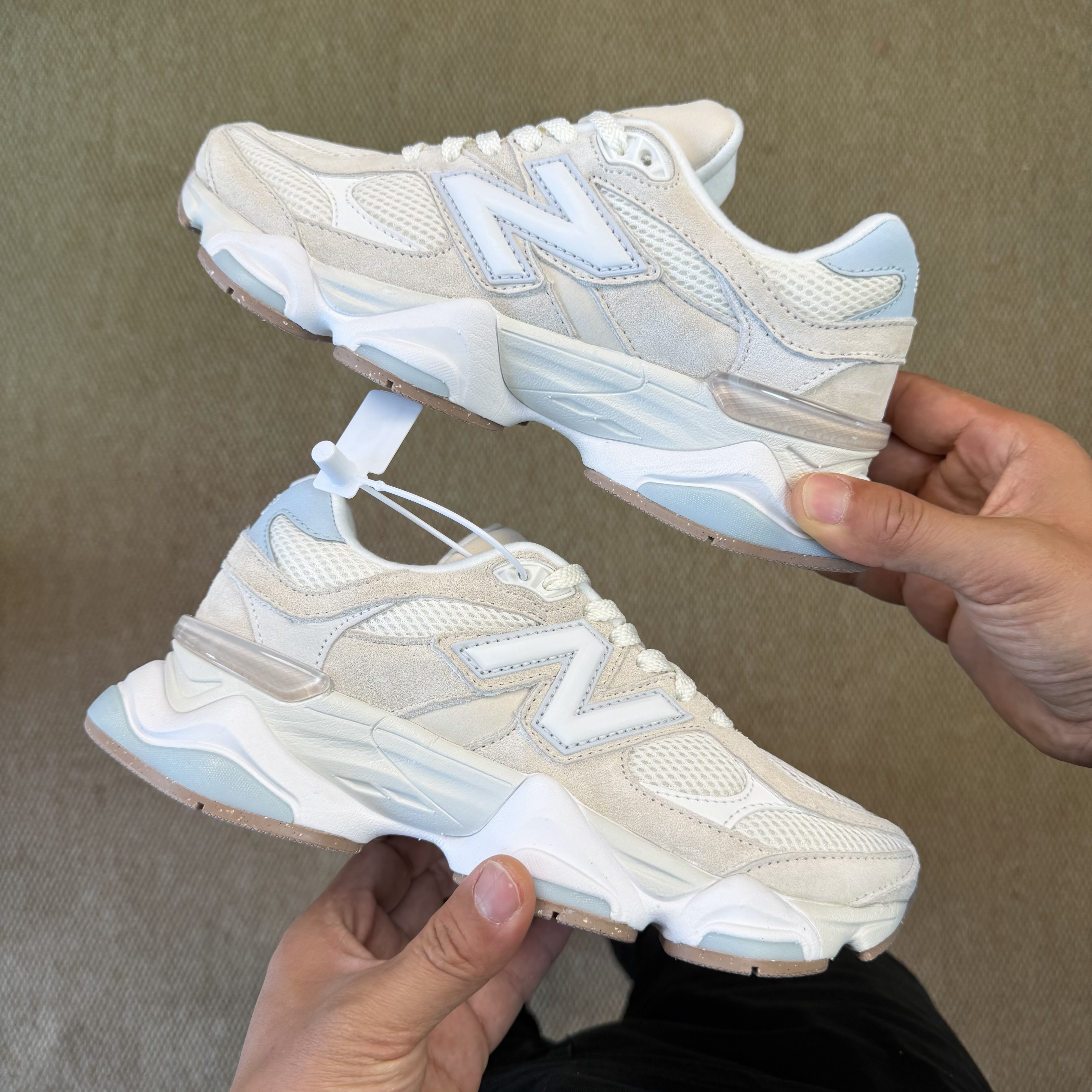 New Balance 9060 U9060AUA