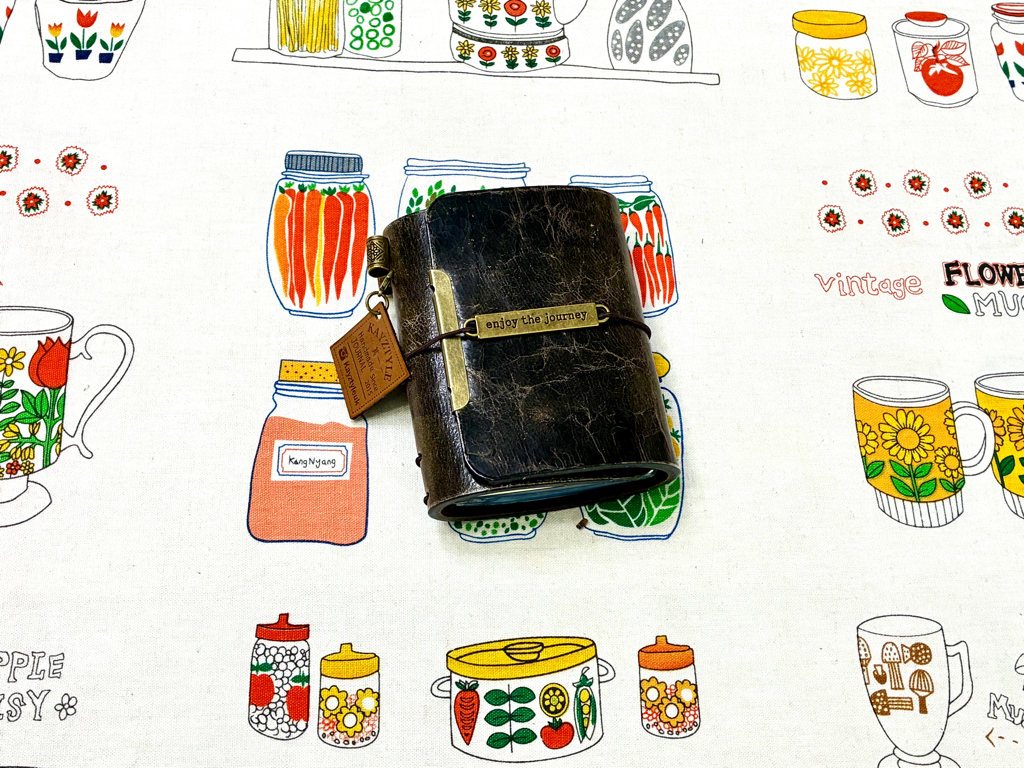 Write your story on something that lasts （3-fold)