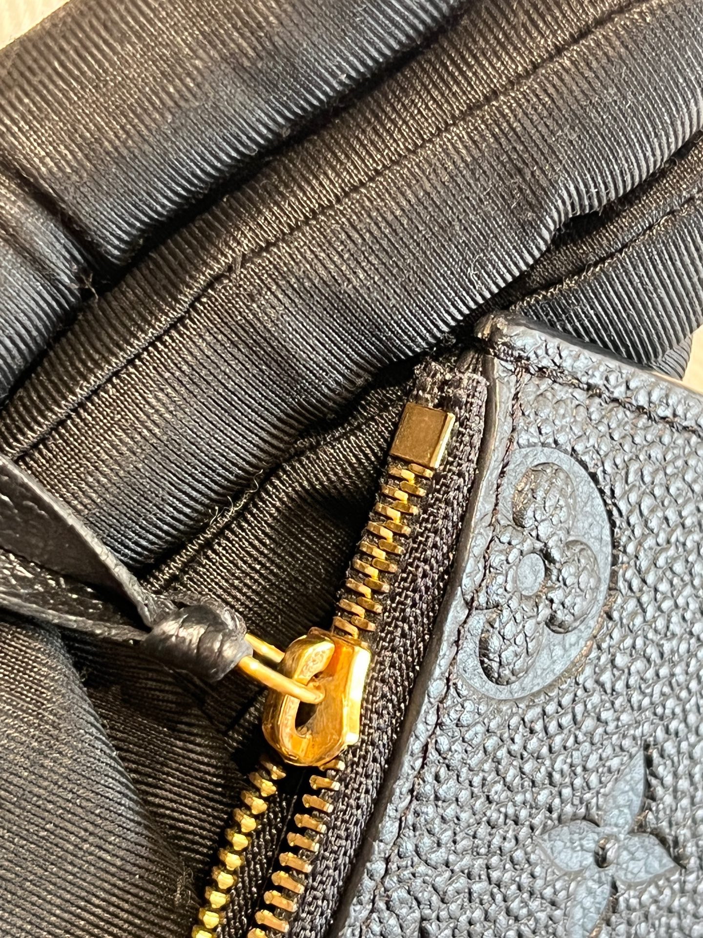 【預訂貨品】LV黑色全皮印花三合一 