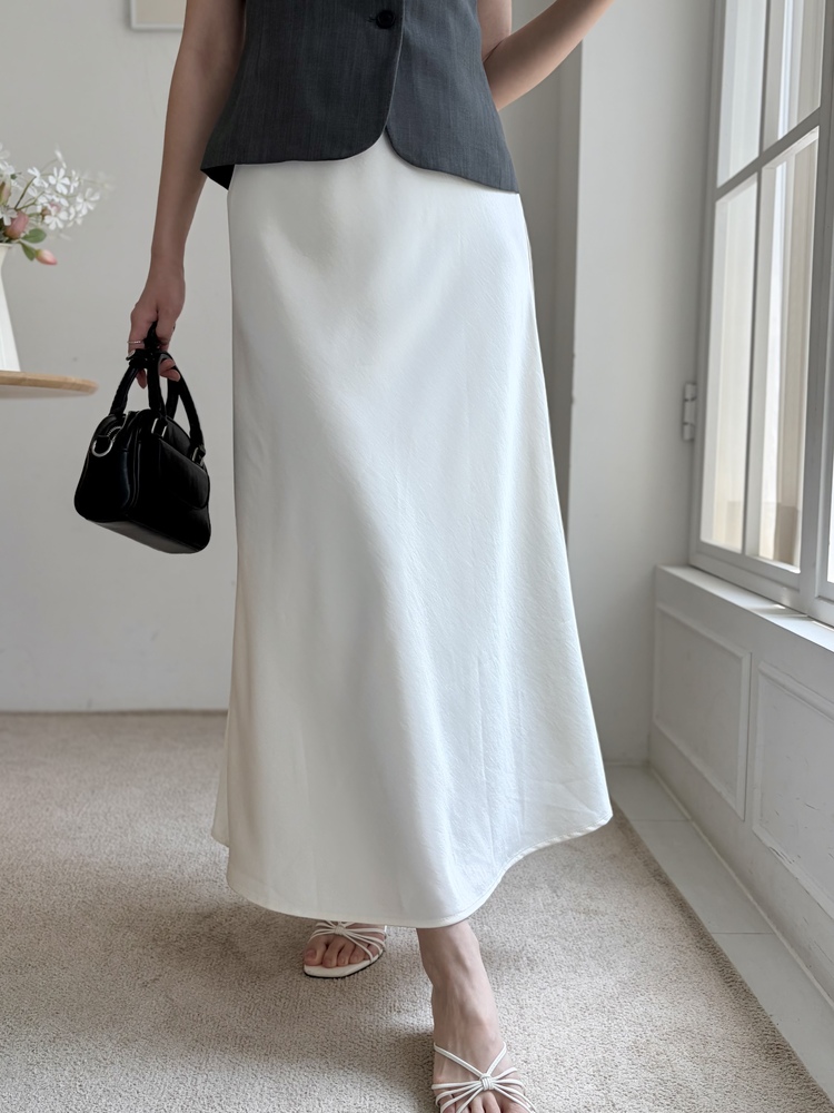 Satin Structured Skirt (Ivory)