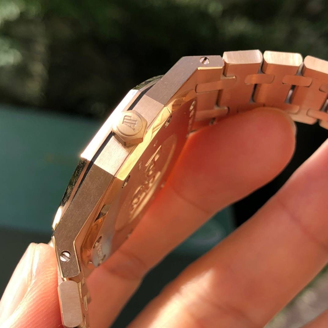 爱彼皇家橡树系列玫瑰金镶钻女士腕表