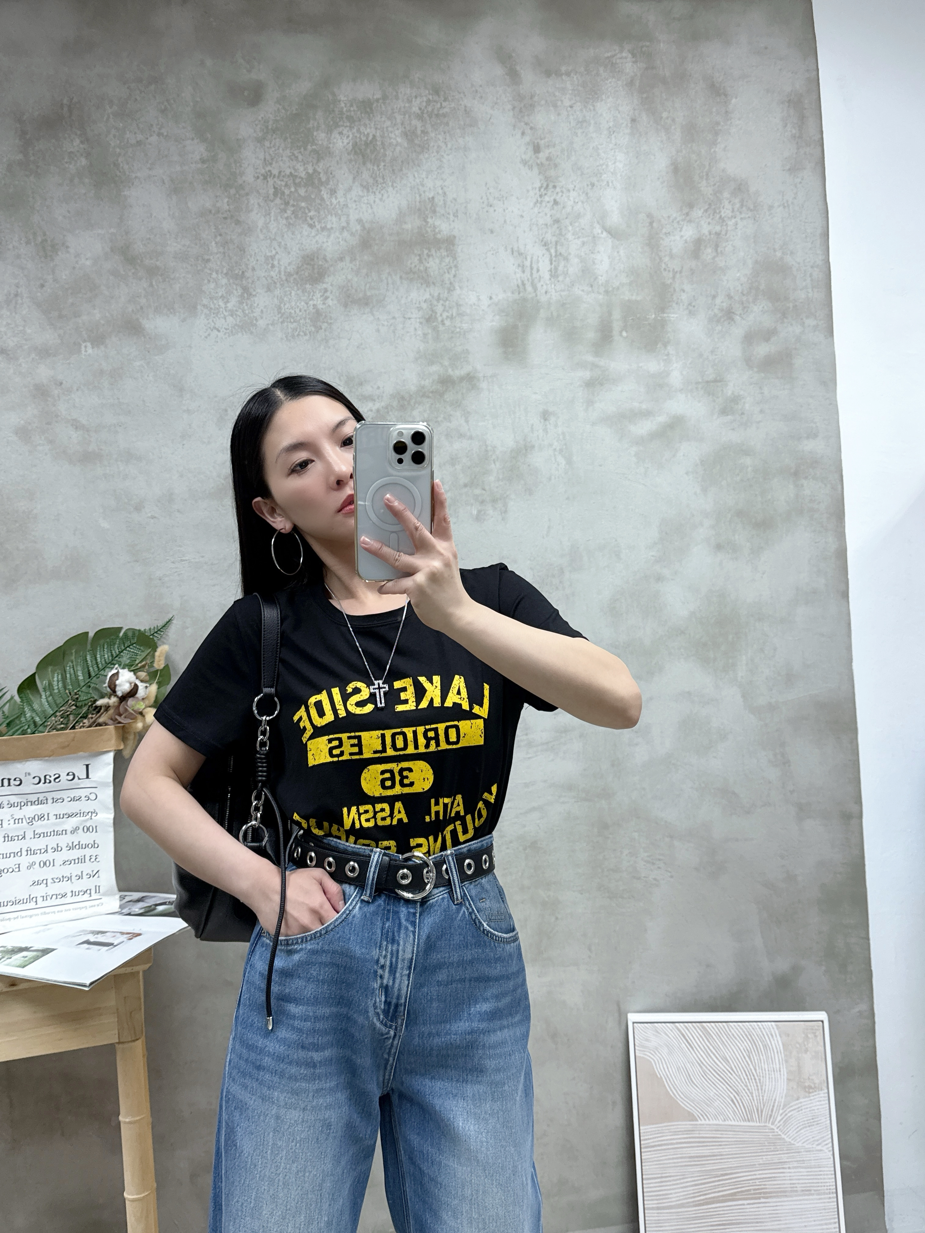 F01 拼色英文字Tee