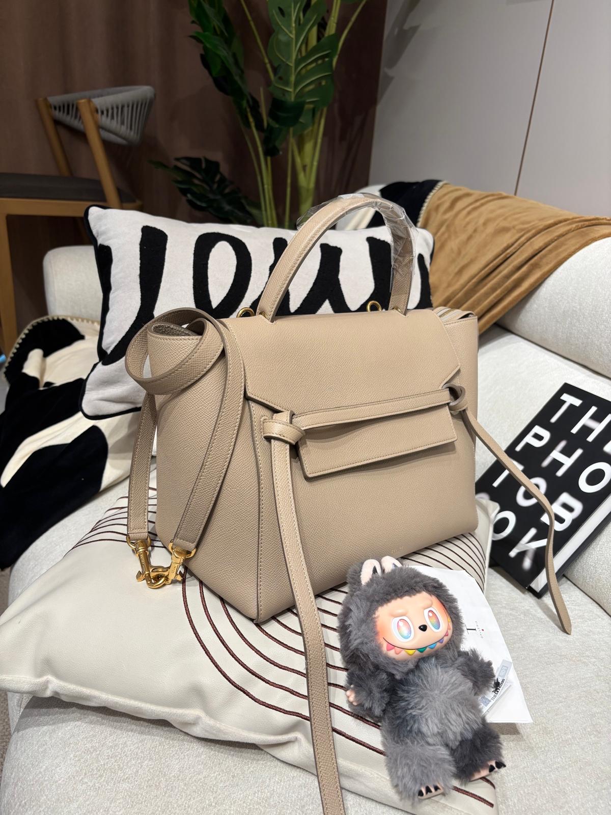 CELINE mini belt bag tauge 100%Authentic,99%new ✅收據✅Tap Booklet✅Dust bag