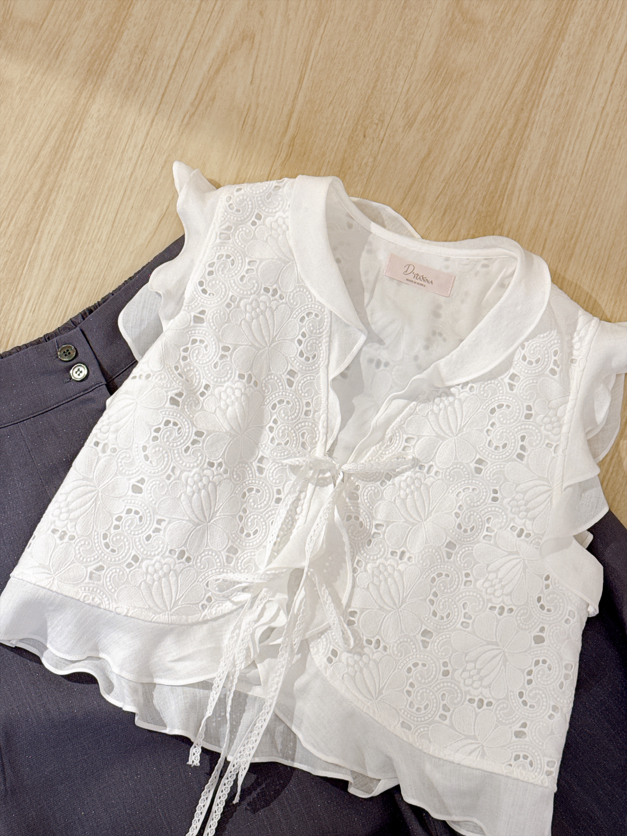 #HANNA-made# Broderie Anglaise Flutter Vest