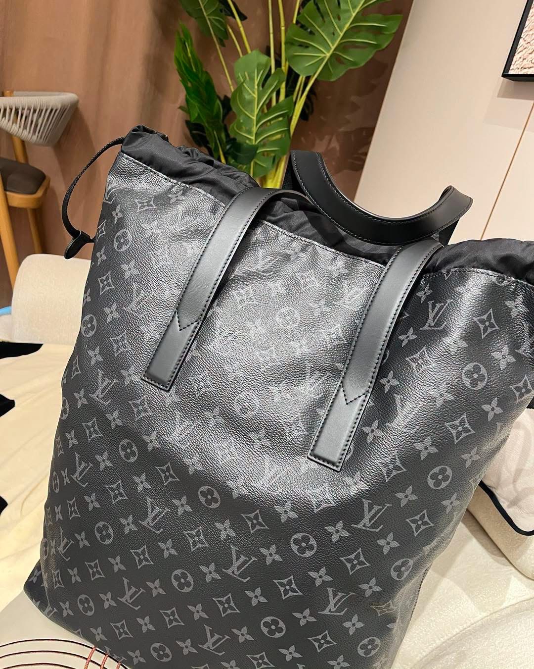未使用品 Lv Cabas Light Tote Bag M44228 100%Authentic, Unused 未使用品 ✅NFC ✅Pouch✅Dust bag
