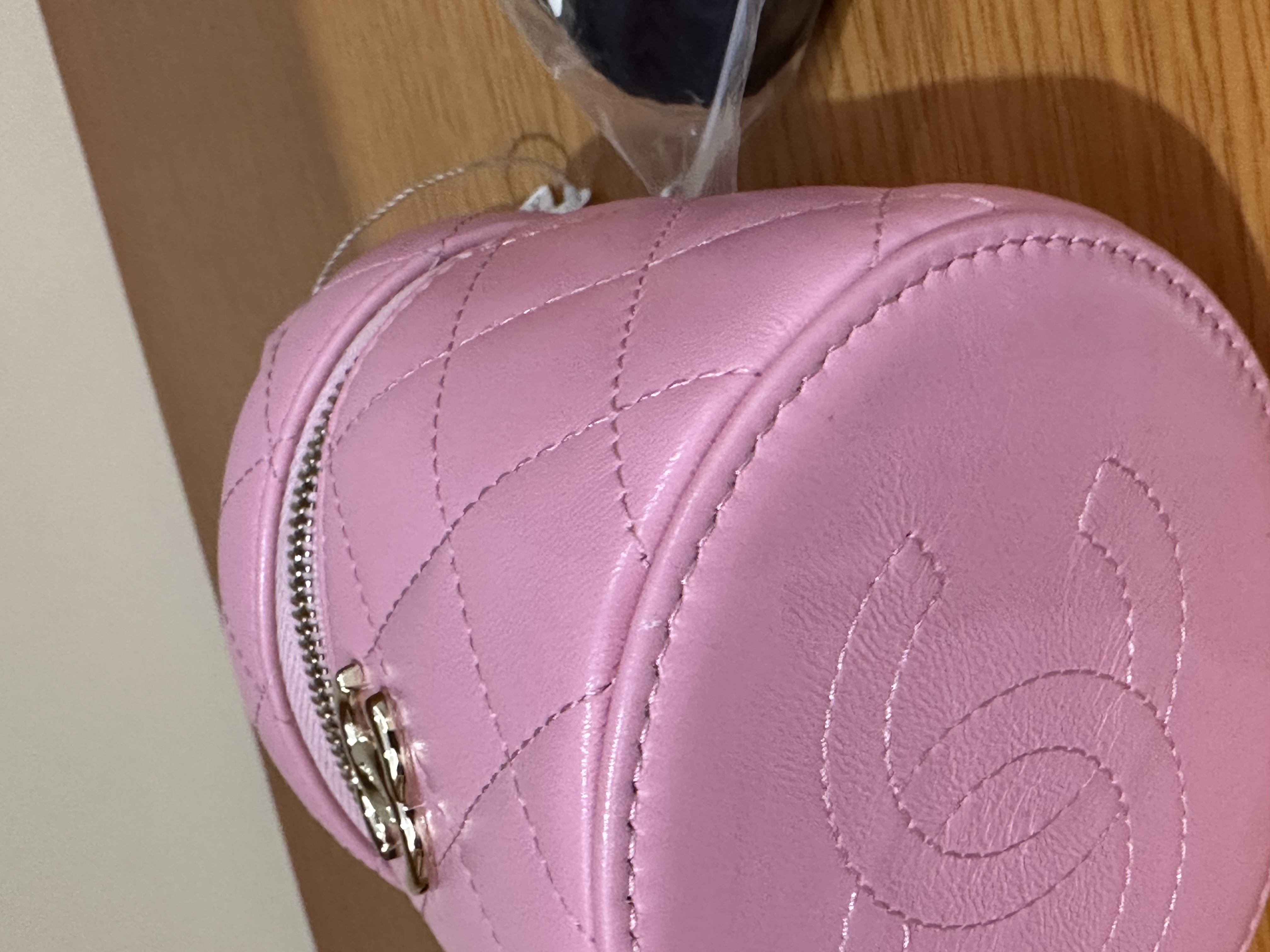 直播貨品 |  [1個-$100 2個-$300］HH04