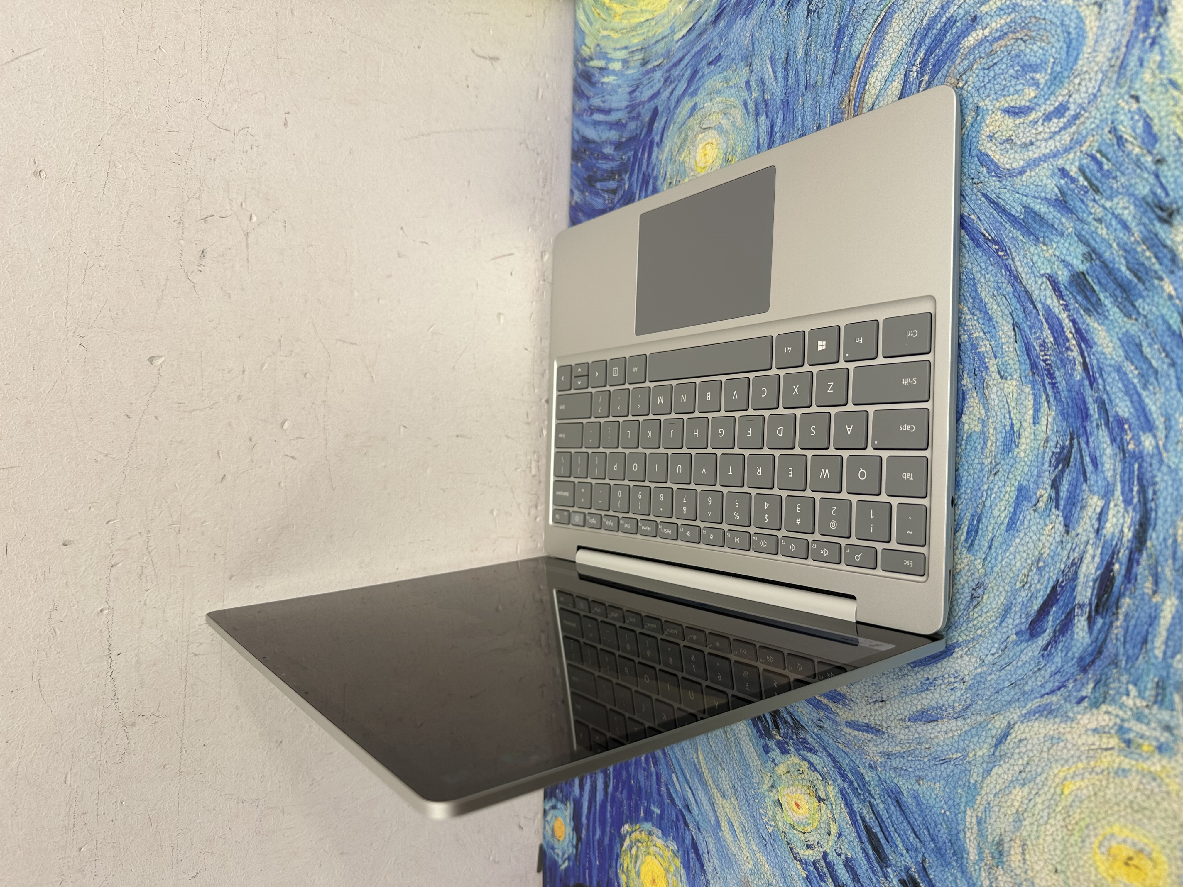#6199 Microsoft Surface Laptop GO 12.4吋/i5-1035G1/16GB Ram/256GB SSD/Touch Mon/超輕薄/ Laptop / Notebook / PC /文書機/ Movie / Netflix / Disney + / Office