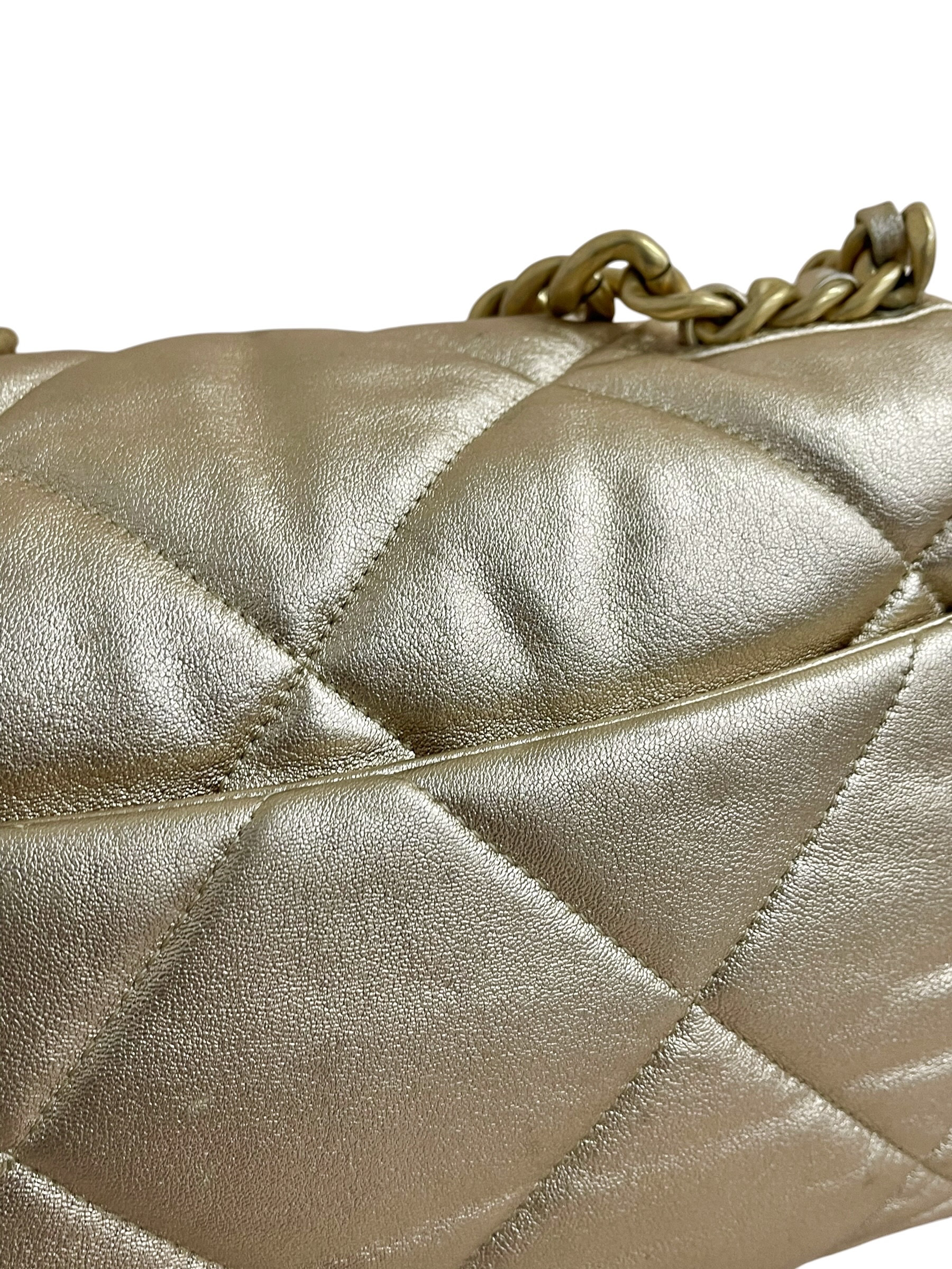 Pre-owned Chanel 19 Flap Bag / Product Code: 062203