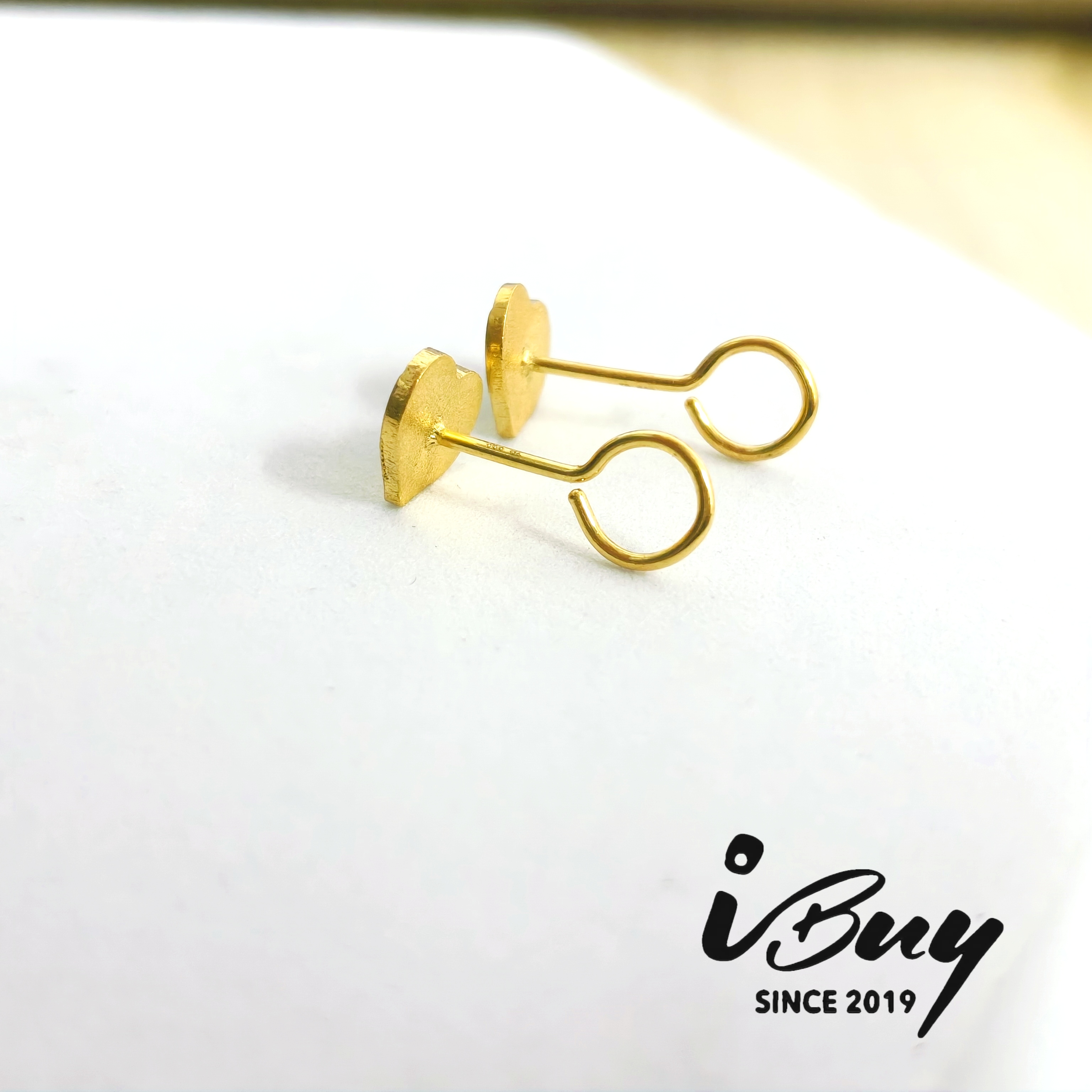 999 GOLD DRAGON SCALE HEART STUD EARRING 999 金 龙鳞爱心泡丁