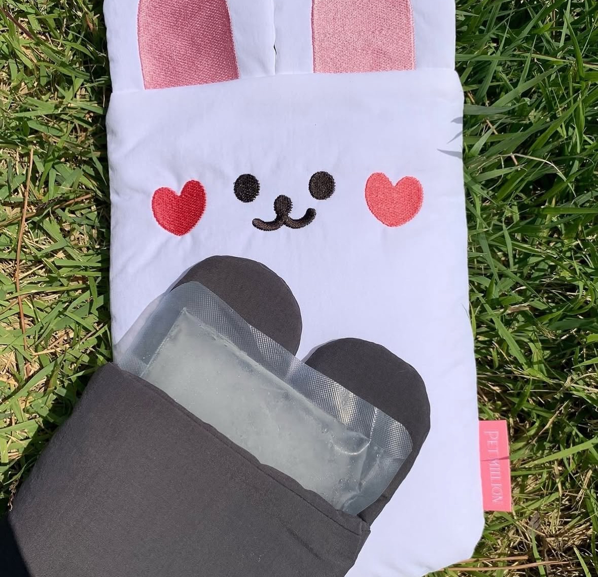 (現貨）韓國🇰🇷 白色兔兔lce pouch *含冰袋*