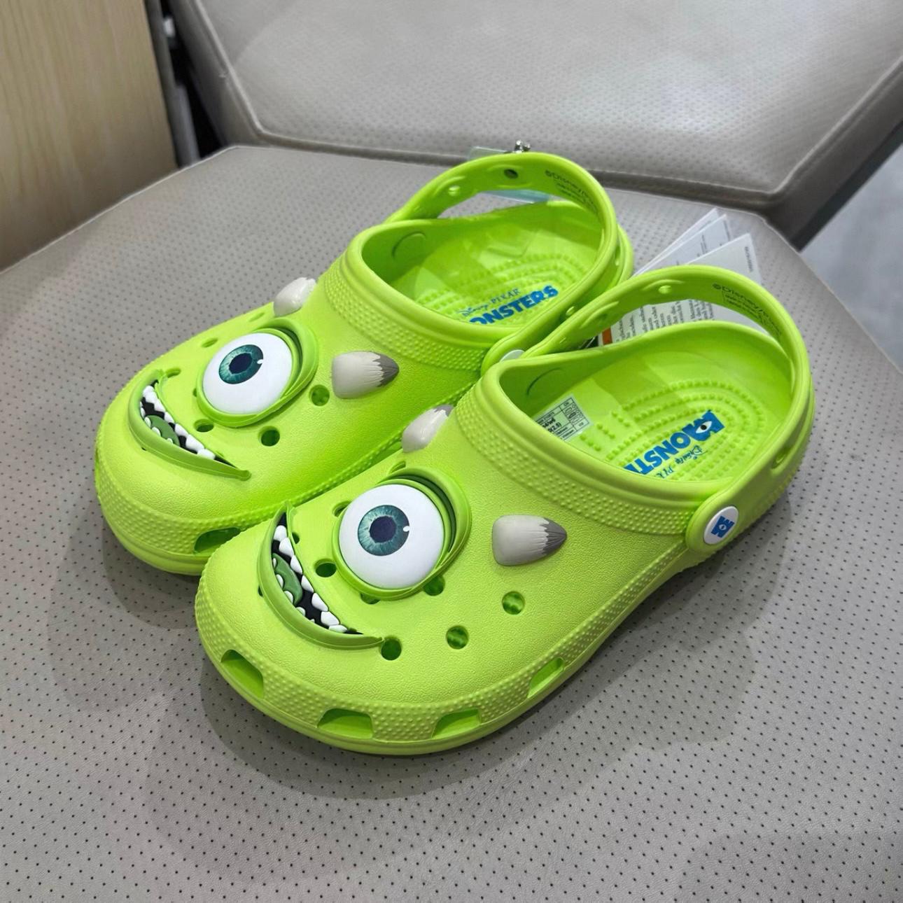 多款選擇/2對起各减$1o。廠單Crocs卡通親子洞洞鞋